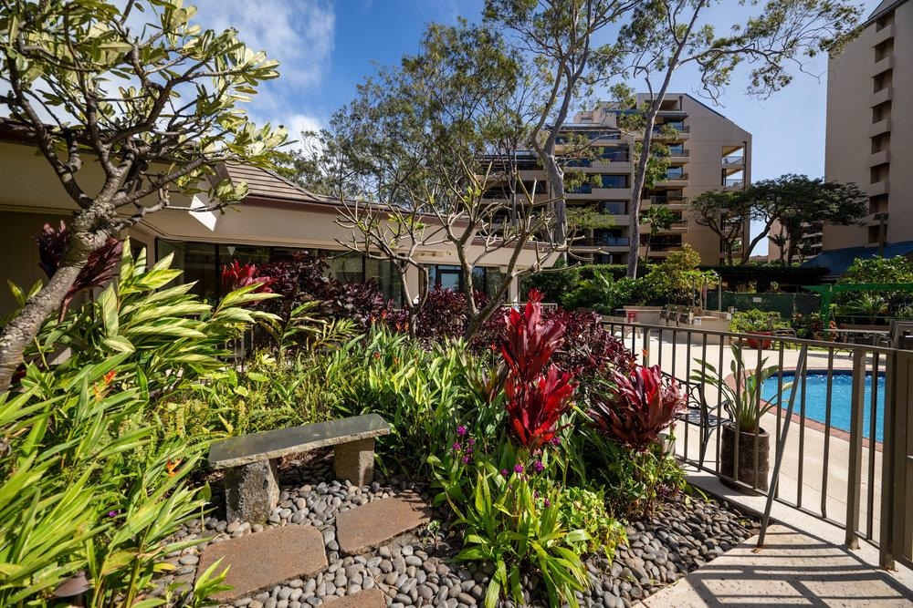 Valley Isle Resort condo # 403, Lahaina, Hawaii - photo 30 of 42