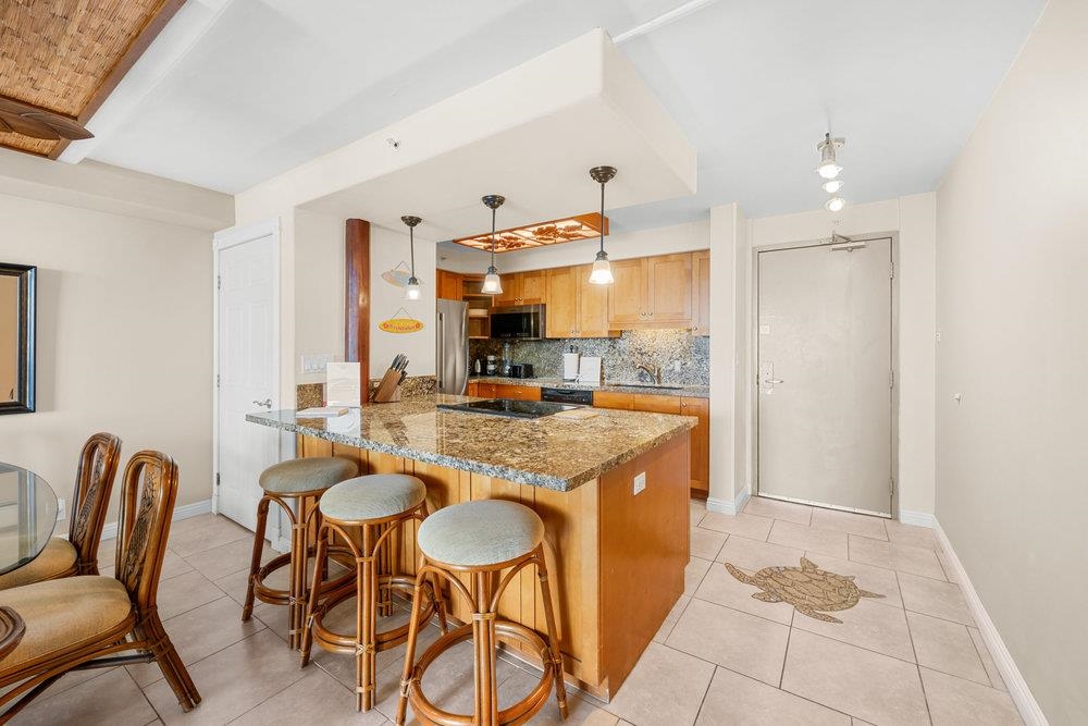 Valley Isle Resort condo # 403, Lahaina, Hawaii - photo 7 of 42