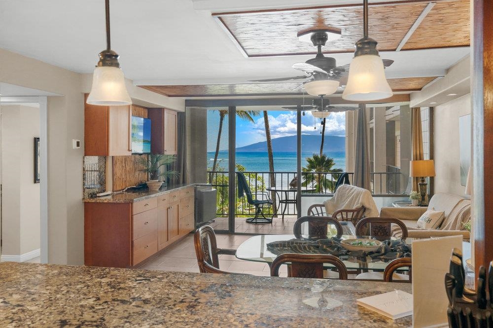 Valley Isle Resort condo # 403, Lahaina, Hawaii - photo 10 of 42