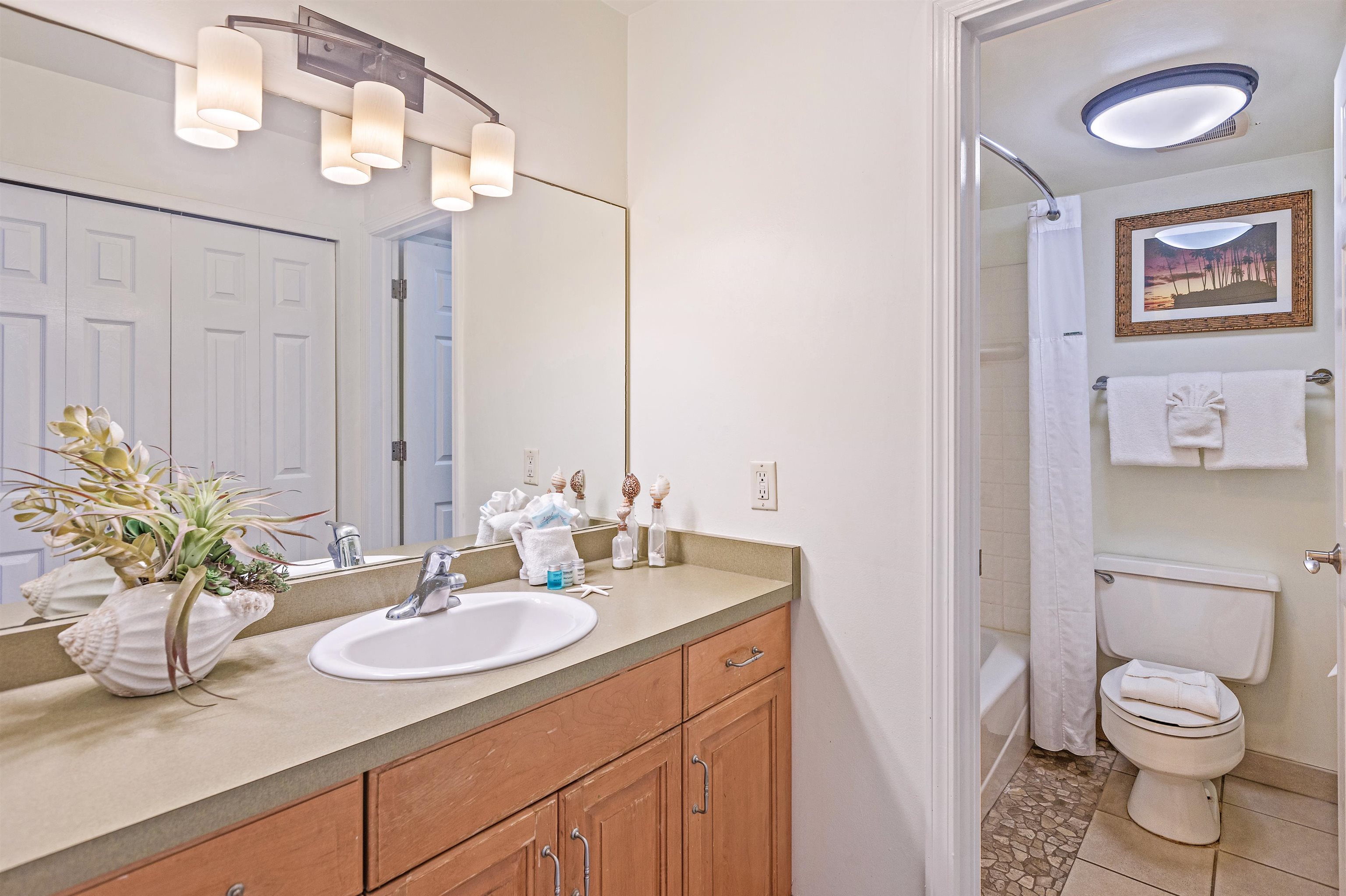 Valley Isle Resort condo # 406B, Lahaina, Hawaii - photo 17 of 26