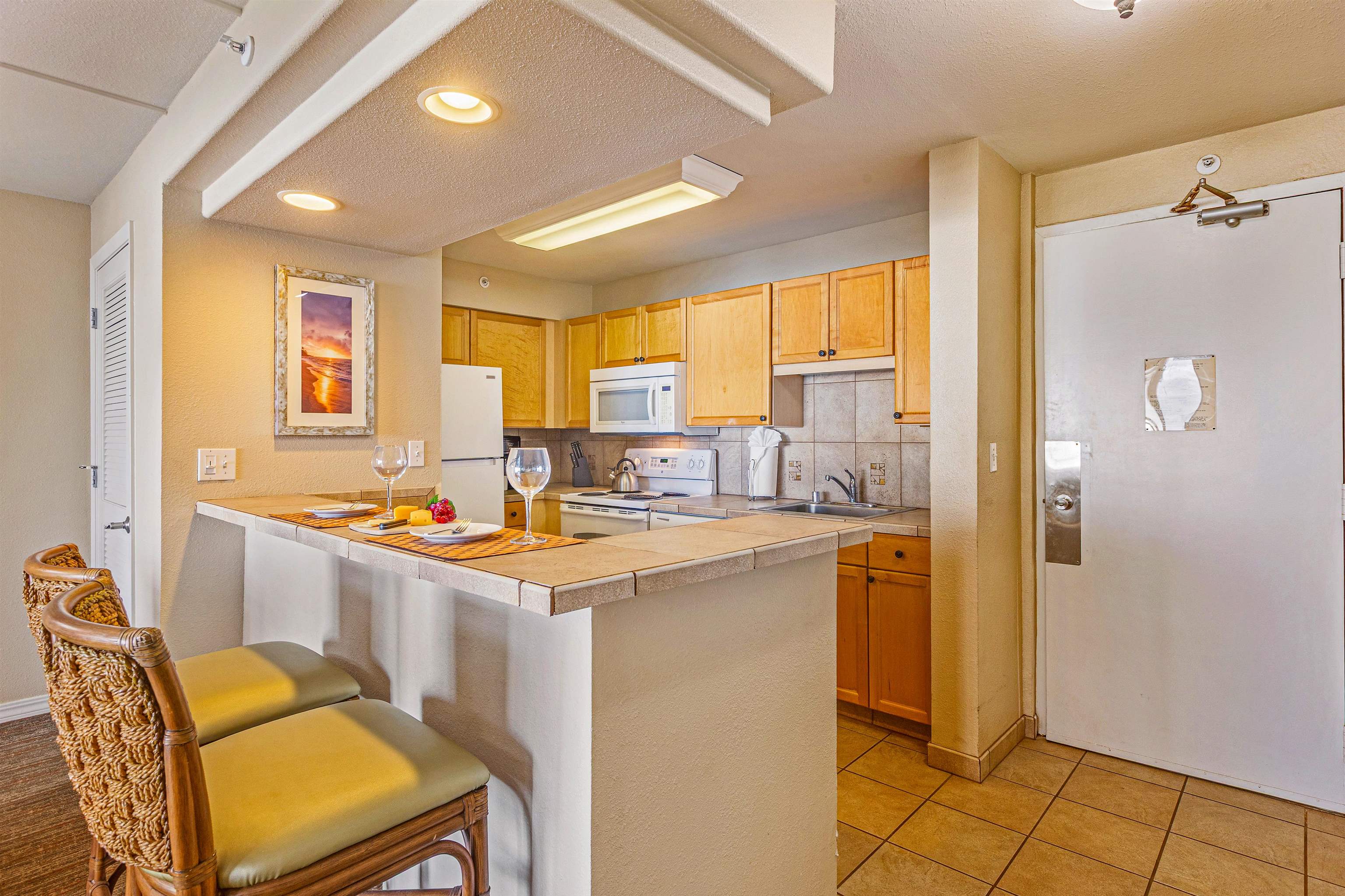 Valley Isle Resort condo # 502B, Lahaina, Hawaii - photo 20 of 38