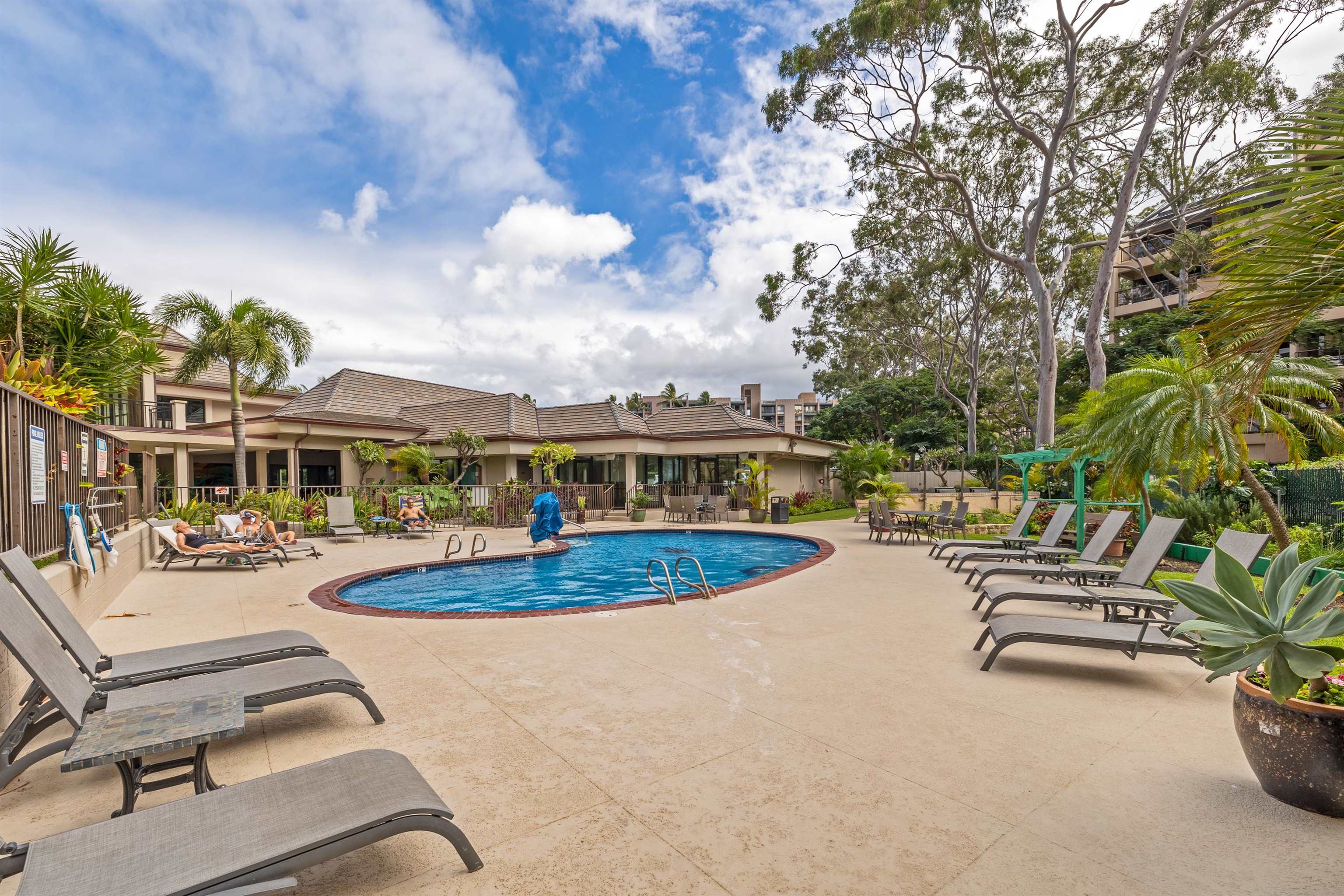 Valley Isle Resort condo # 502B, Lahaina, Hawaii - photo 34 of 38