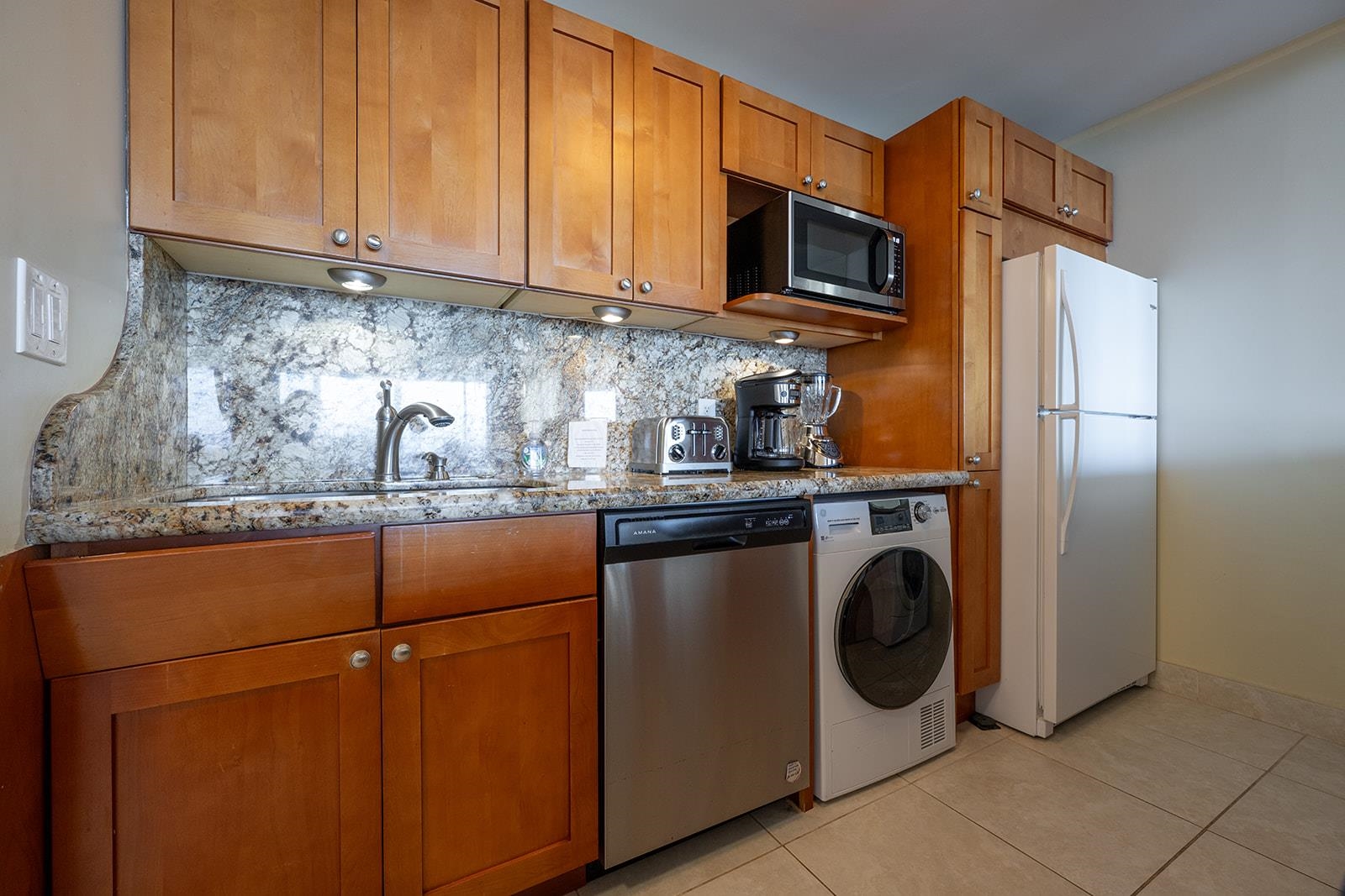 Valley Isle Resort condo # 601, Lahaina, Hawaii - photo 14 of 32