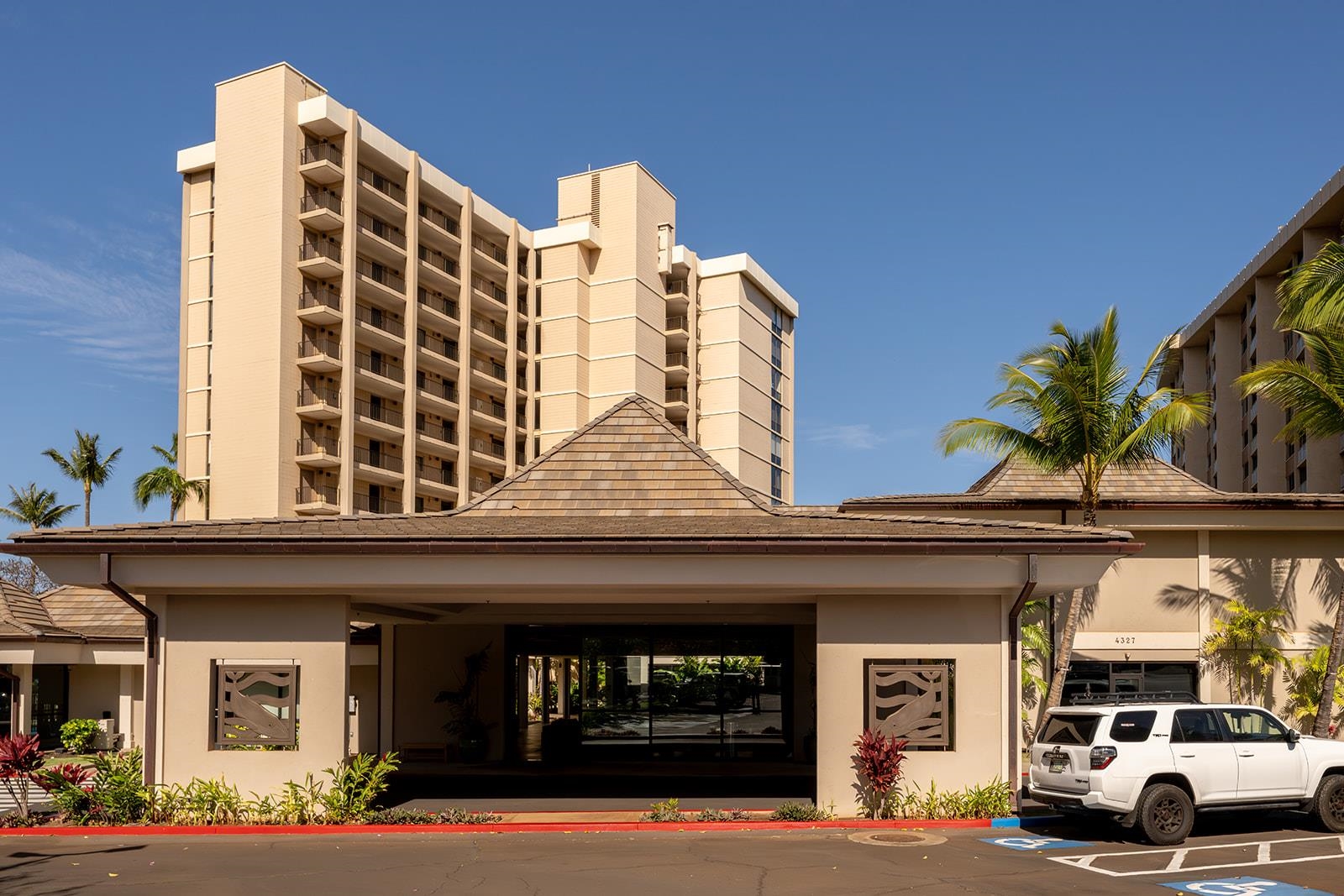 Valley Isle Resort condo # 601, Lahaina, Hawaii - photo 31 of 32