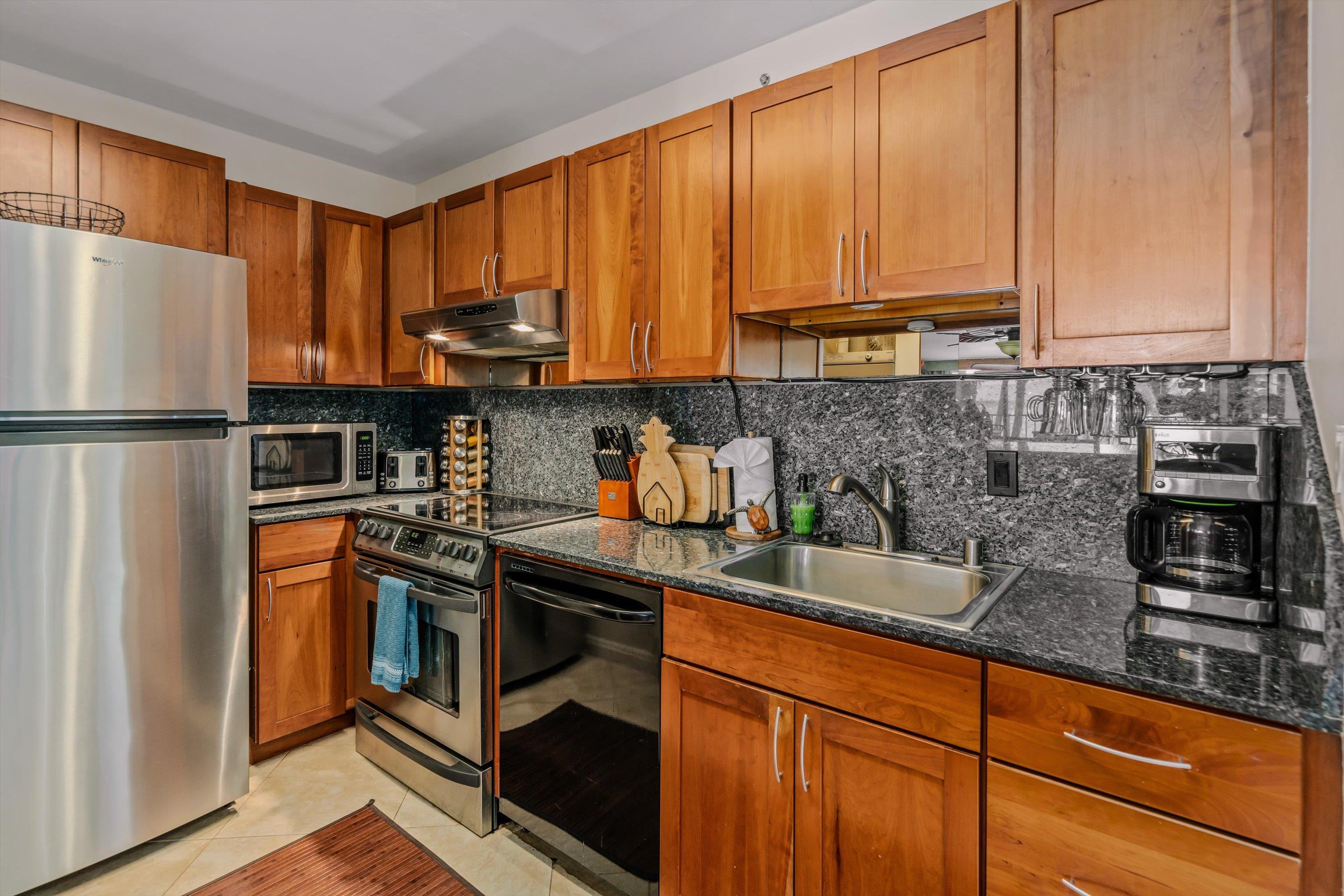 Valley Isle Resort condo # 602B, Lahaina, Hawaii - photo 12 of 27