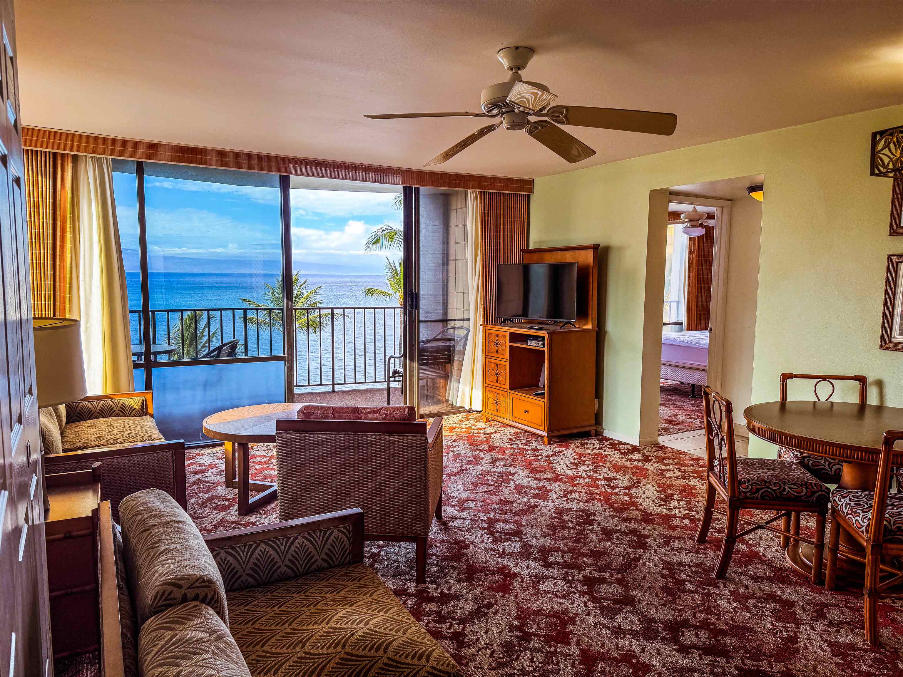 Valley Isle Resort condo # 701, Lahaina, Hawaii - photo 4 of 16