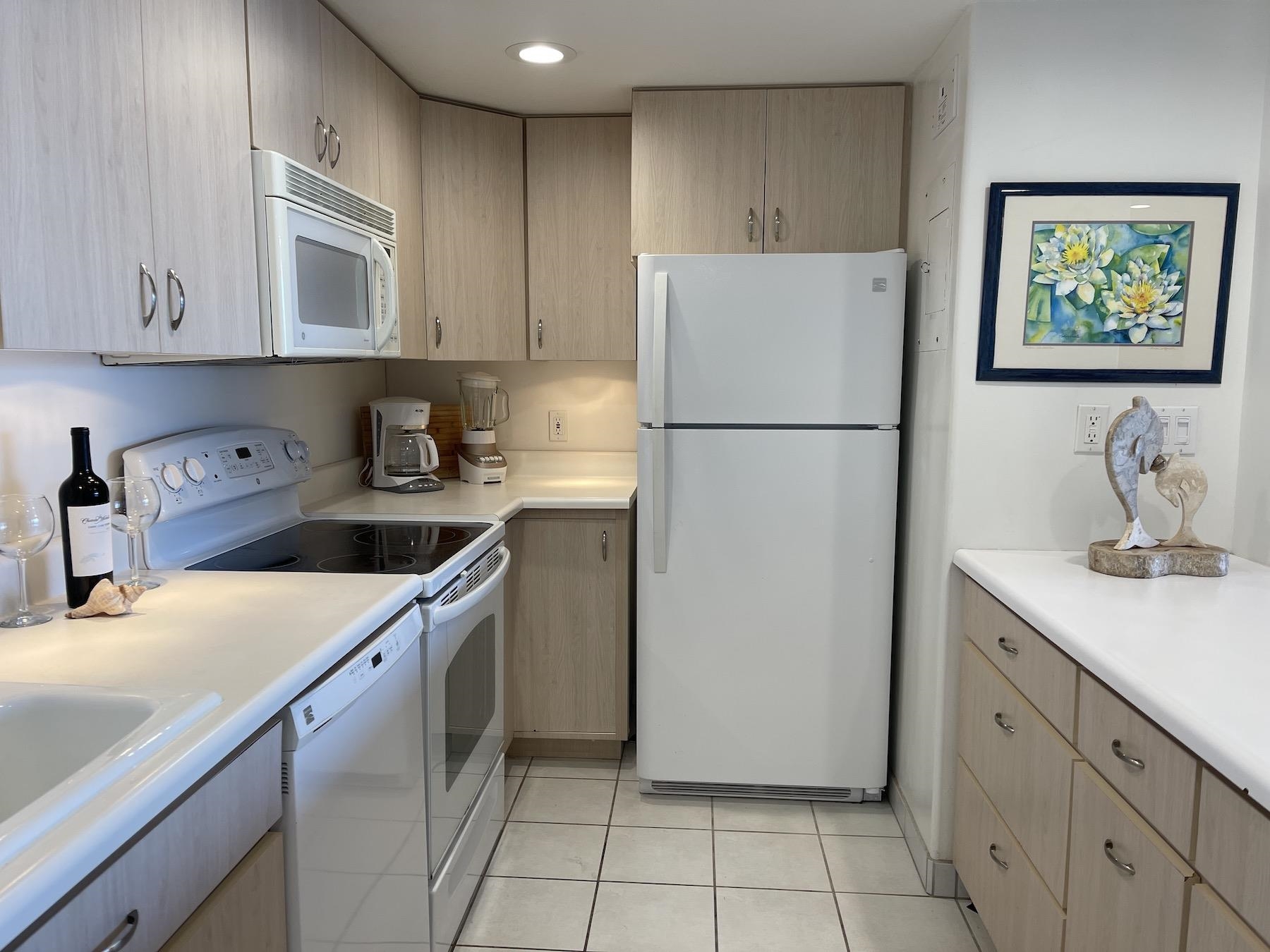 Valley Isle Resort condo # 705B, Lahaina, Hawaii - photo 15 of 30