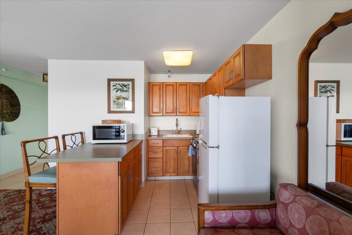 Valley Isle Resort condo # 706, Lahaina, Hawaii - photo 7 of 18