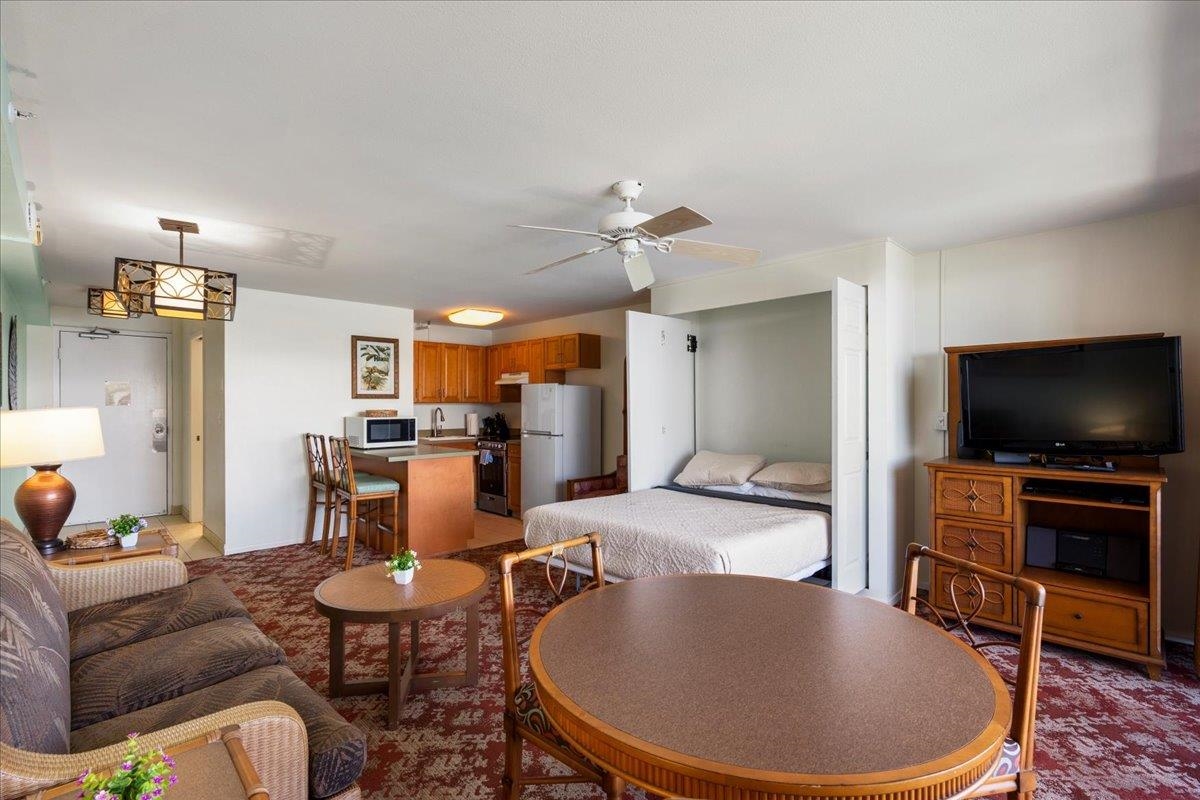 Valley Isle Resort condo # 706, Lahaina, Hawaii - photo 10 of 18