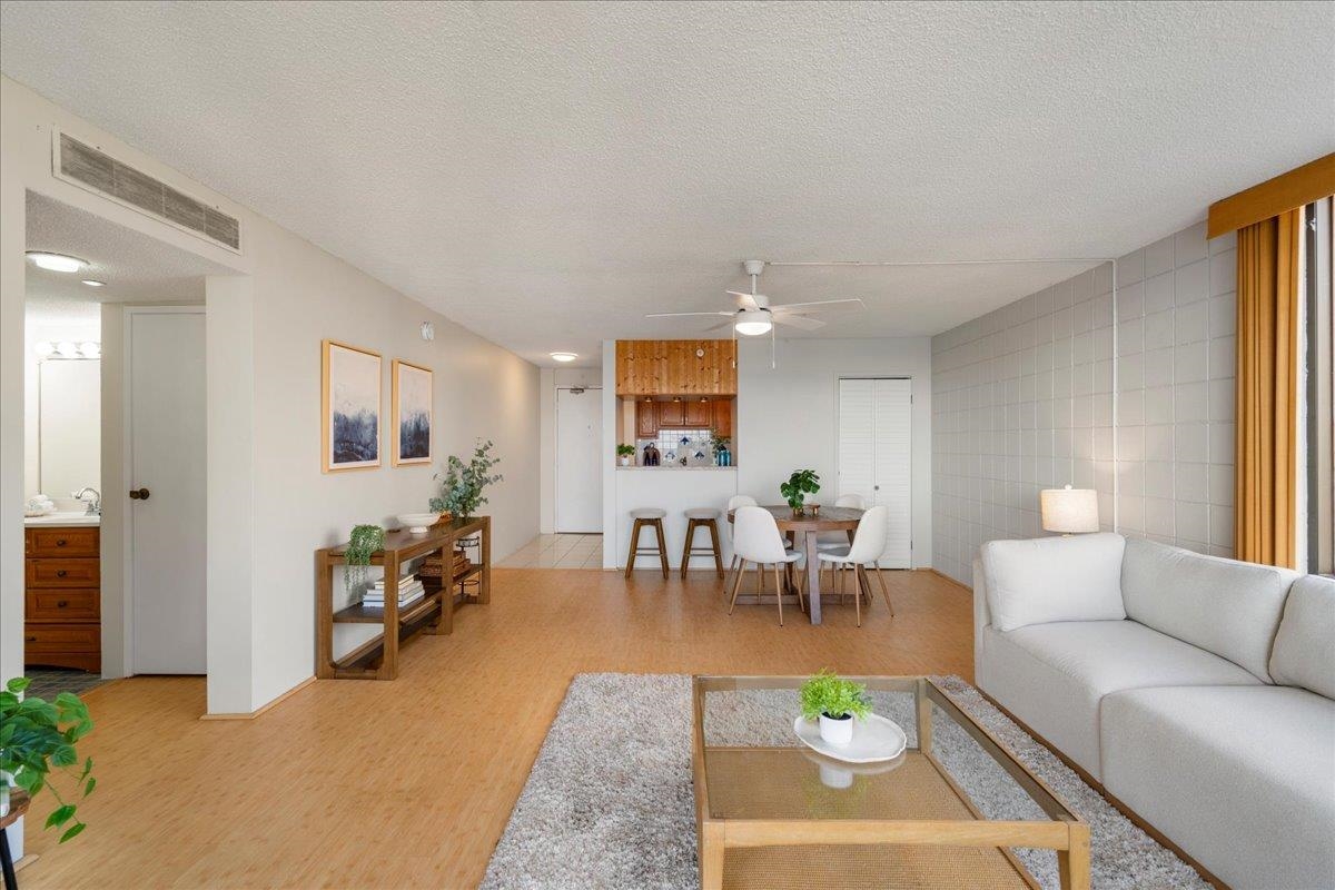 Valley Isle Resort condo # 801, Lahaina, Hawaii - photo 4 of 13