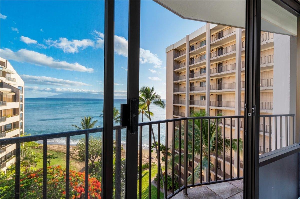Valley Isle Resort condo # 801, Lahaina, Hawaii - photo 10 of 13