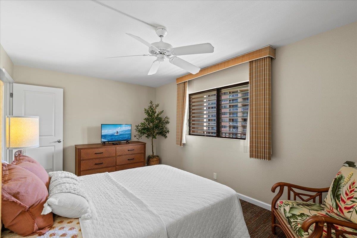 Valley Isle Resort condo # 802, Lahaina, Hawaii - photo 12 of 19