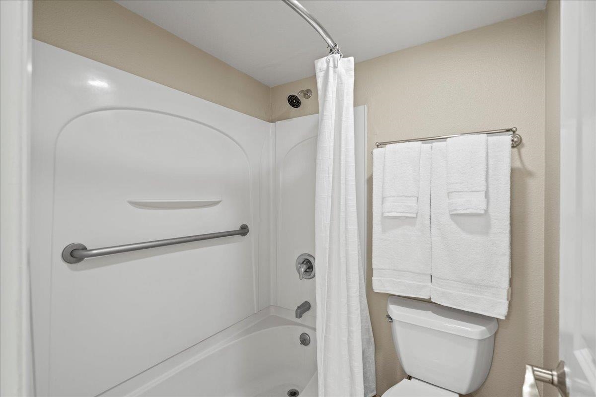 Valley Isle Resort condo # 802, Lahaina, Hawaii - photo 14 of 19