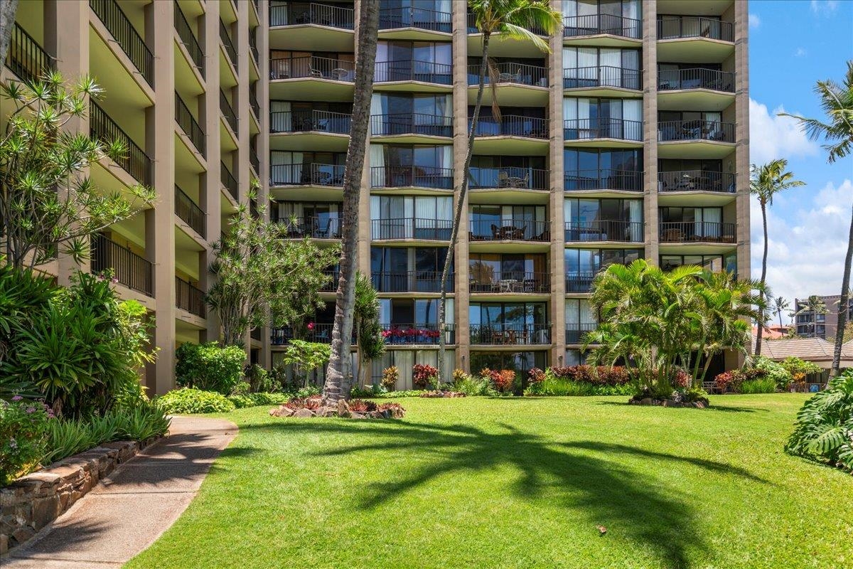 Valley Isle Resort condo # 802, Lahaina, Hawaii - photo 17 of 19
