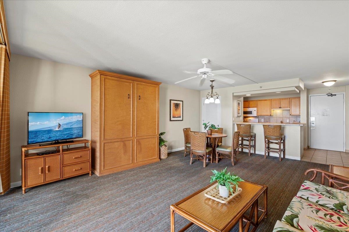 Valley Isle Resort condo # 802, Lahaina, Hawaii - photo 4 of 19