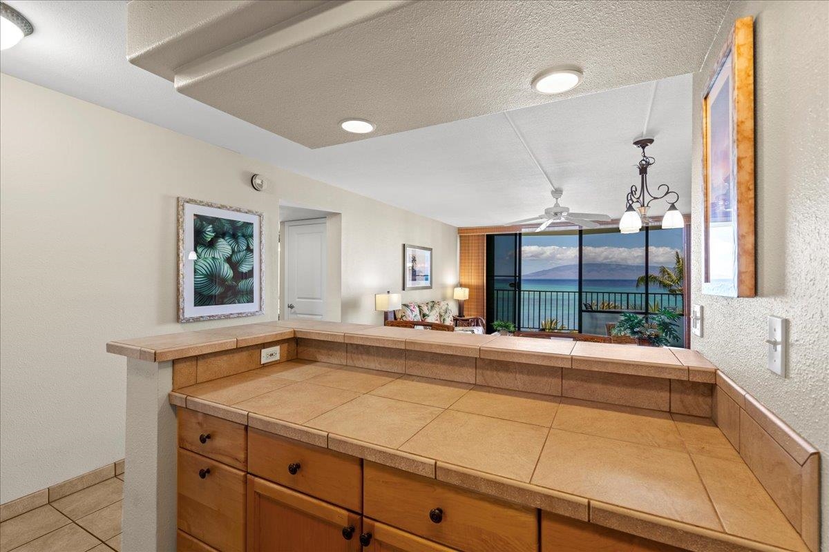 Valley Isle Resort condo # 802, Lahaina, Hawaii - photo 7 of 19