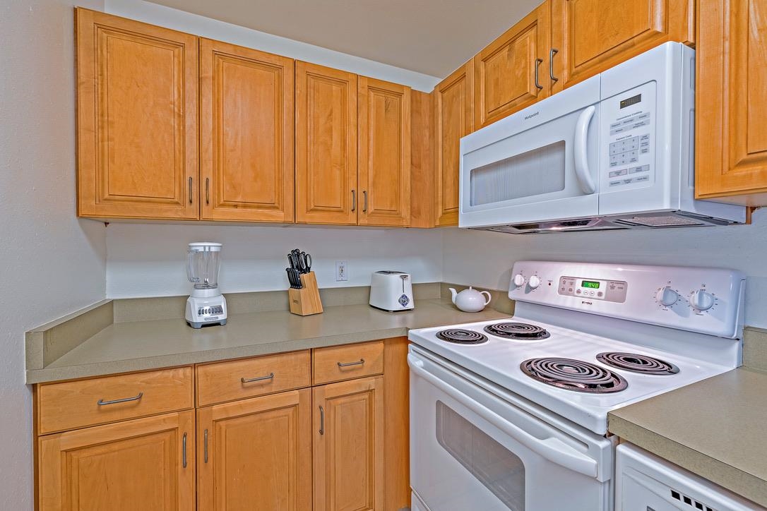 Valley Isle Resort condo # 803B, Lahaina, Hawaii - photo 8 of 25