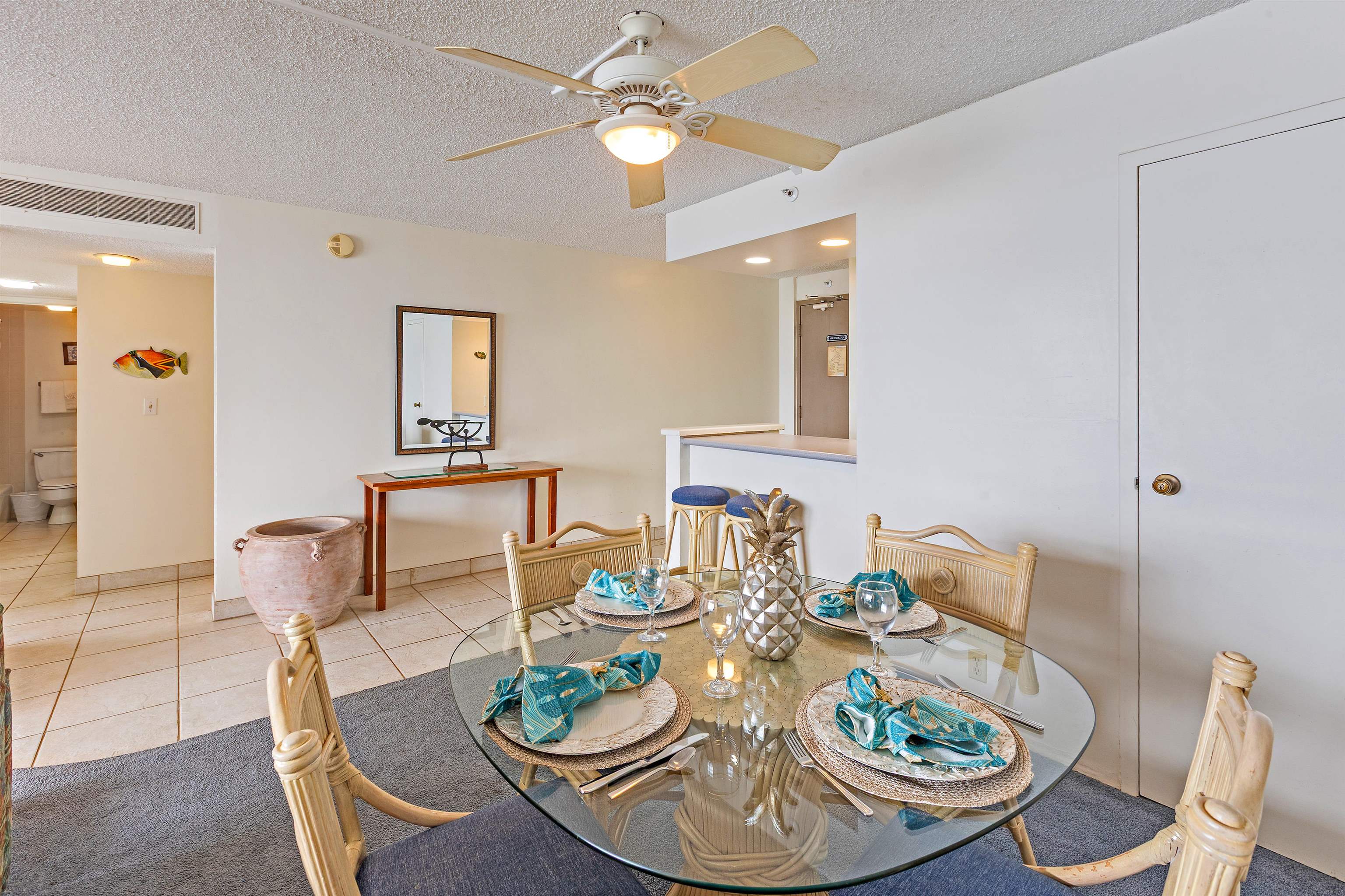 Valley Isle Resort condo # 808, Lahaina, Hawaii - photo 15 of 35