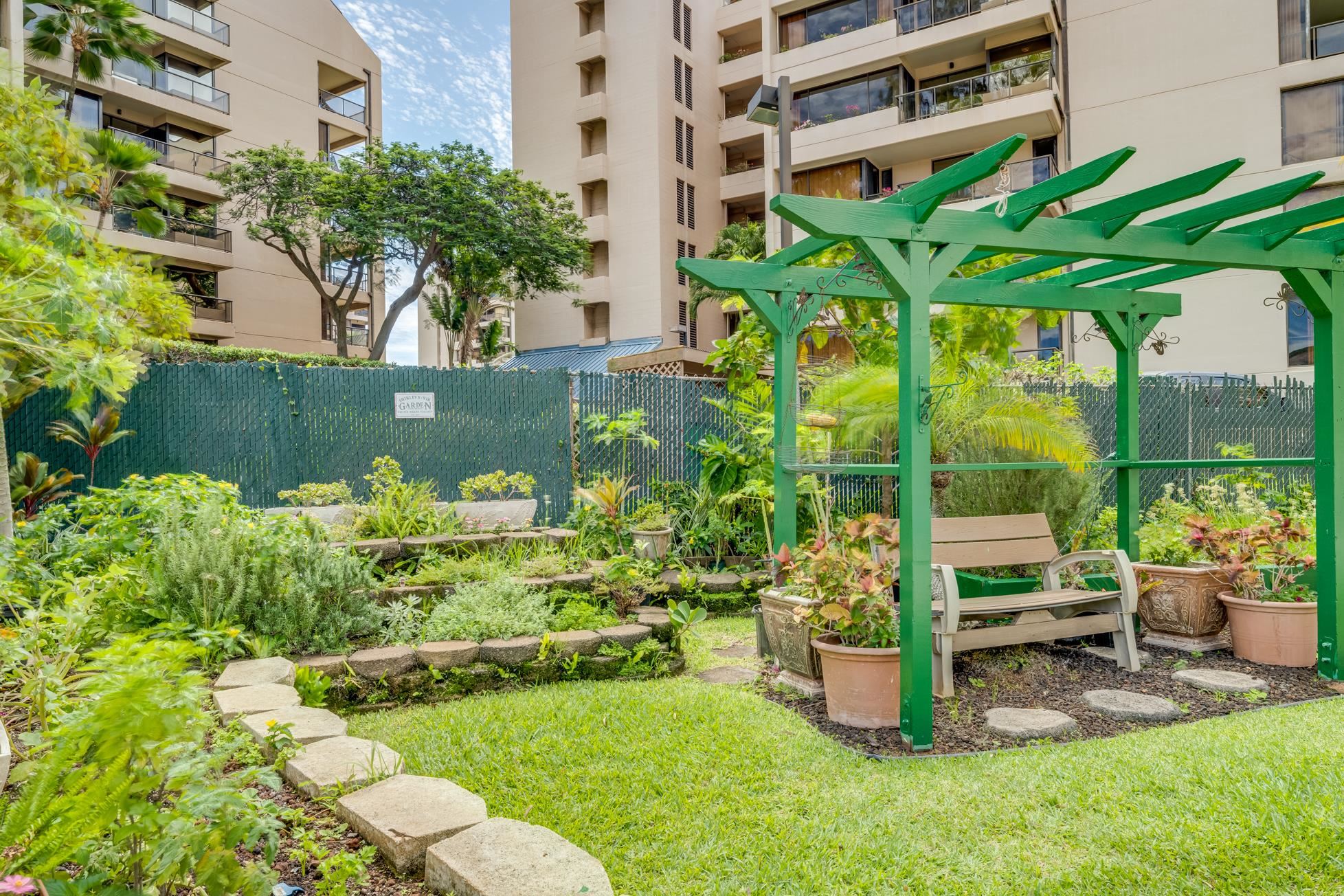 Valley Isle Resort condo # 901B, Lahaina, Hawaii - photo 46 of 49