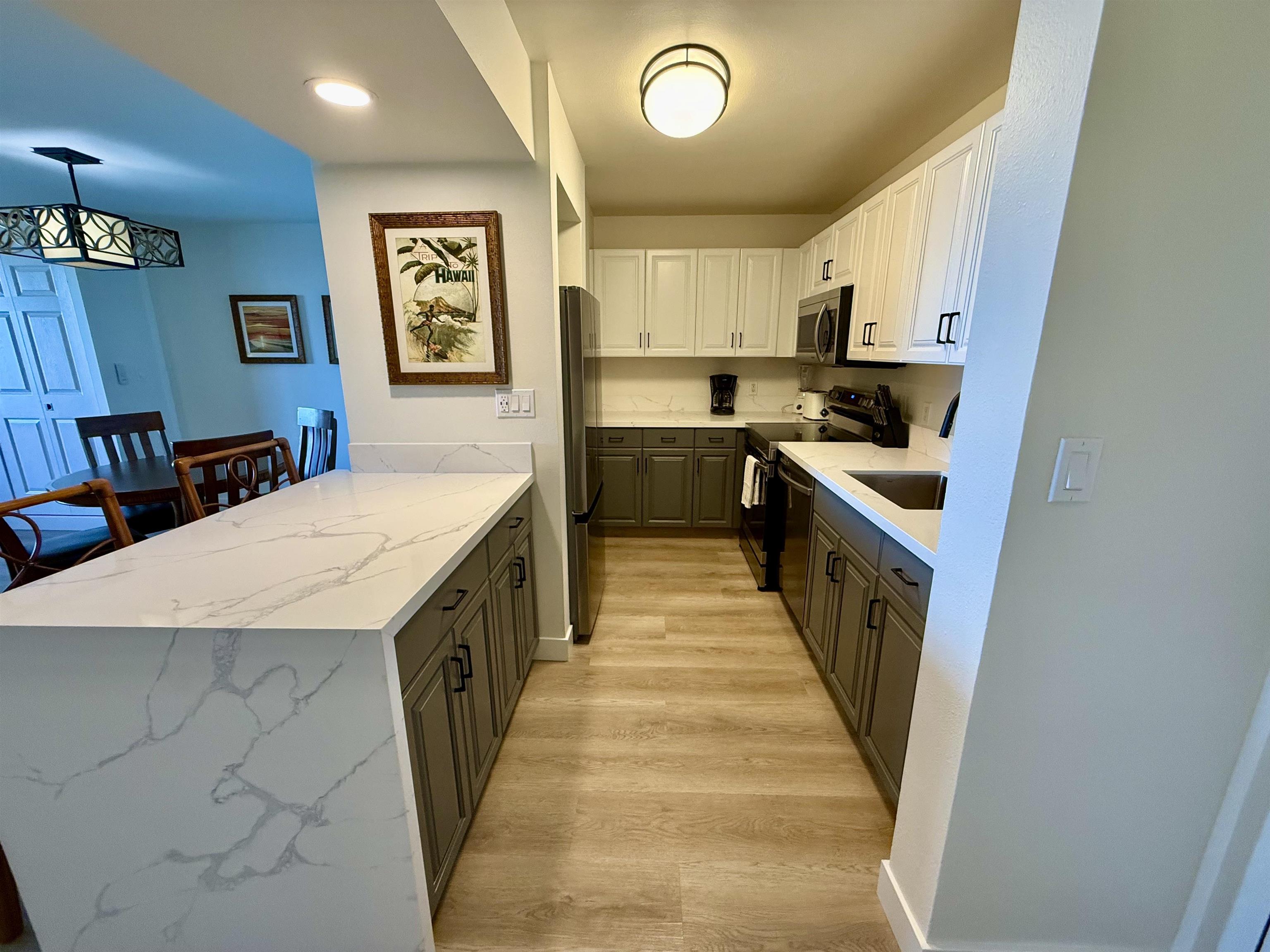 Valley Isle Resort condo # 903B, Lahaina, Hawaii - photo 3 of 35