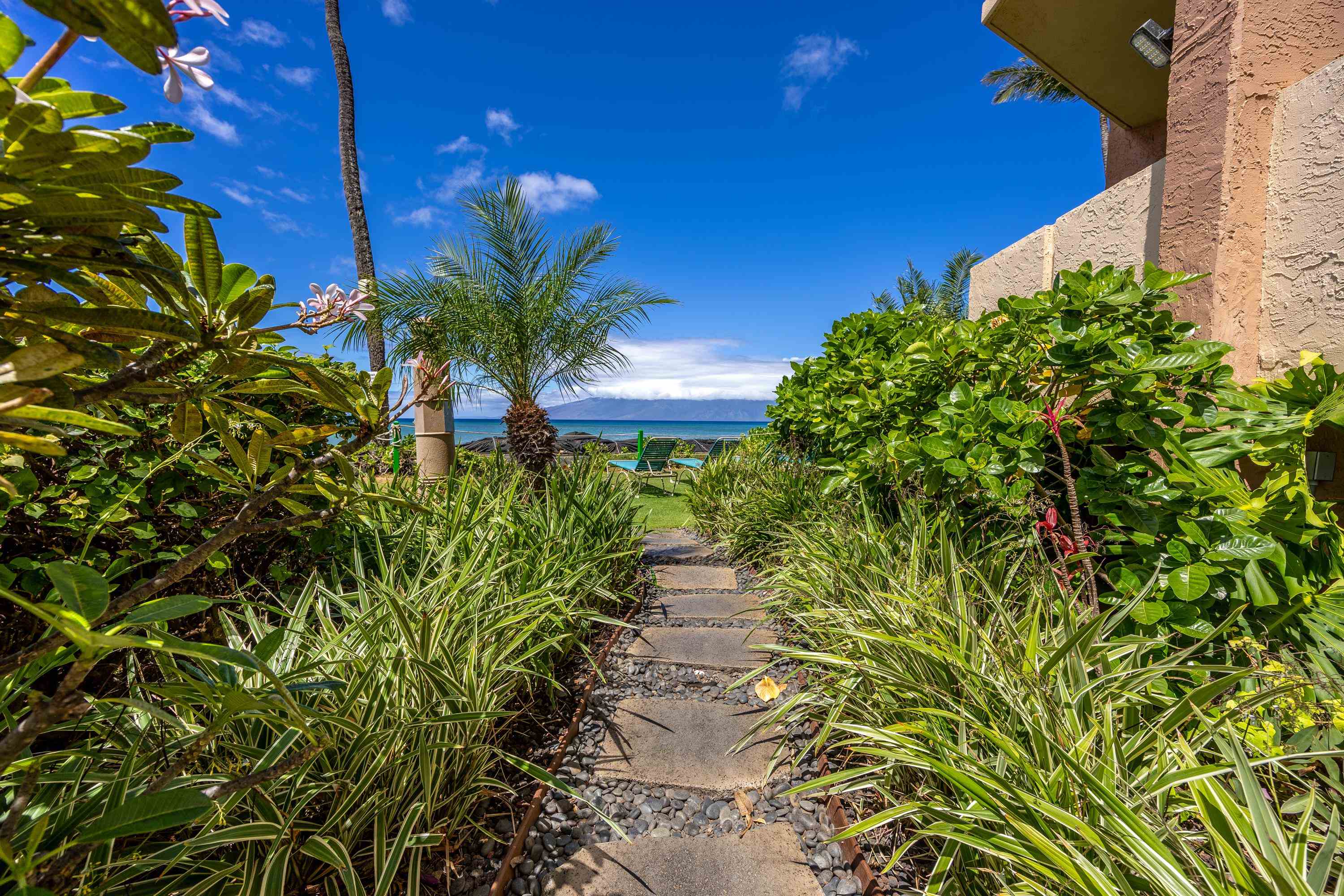 Royal Kahana condo # 1015, Lahaina, Hawaii - photo 32 of 35