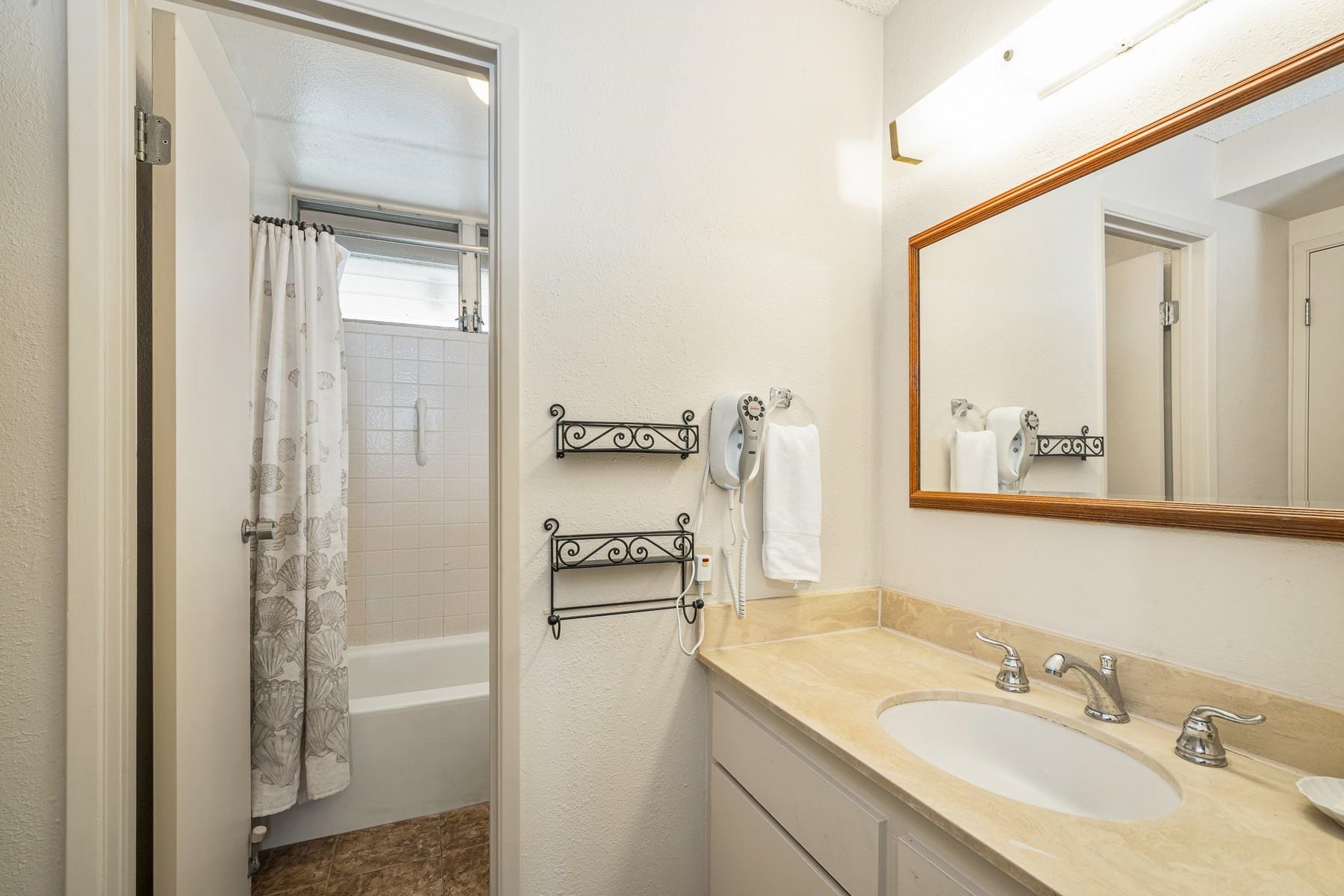 Royal Kahana condo # 1206, Lahaina, Hawaii - photo 17 of 42