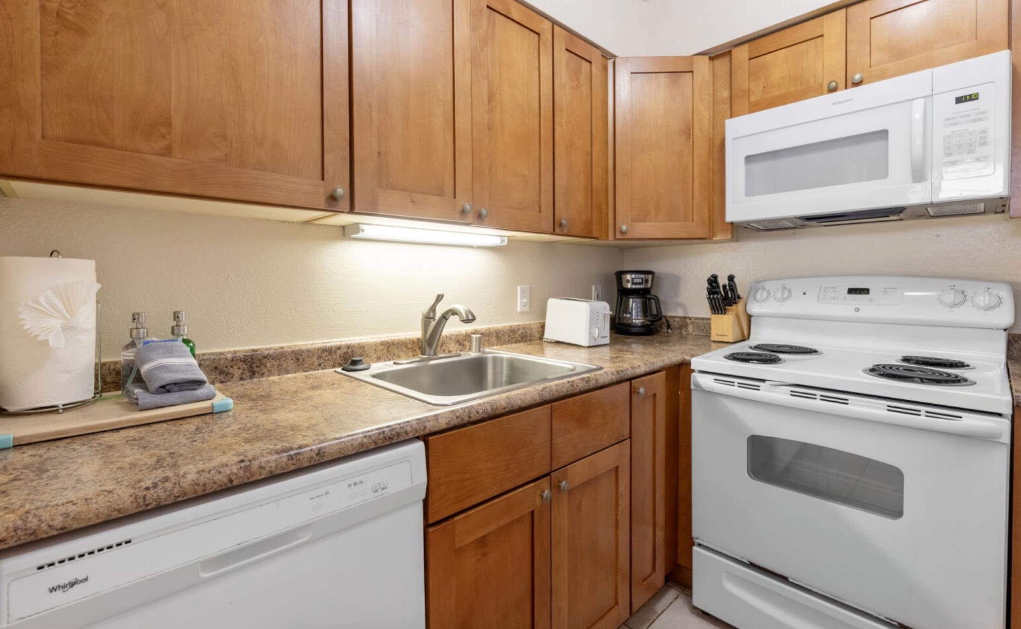 Royal Kahana condo # 906, Lahaina, Hawaii - photo 8 of 17