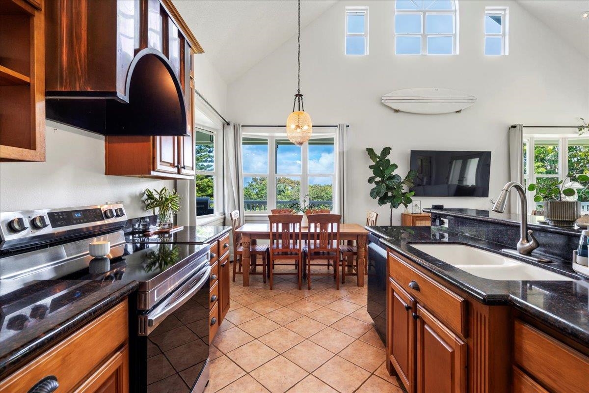 44  Kaupakalua Rd , Haiku home - photo 17 of 48