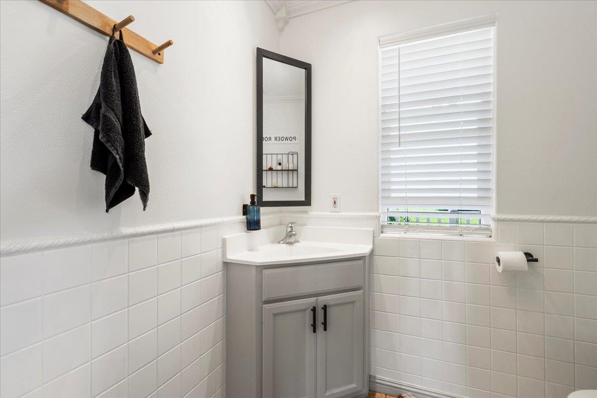 44  Kaupakalua Rd , Haiku home - photo 27 of 48