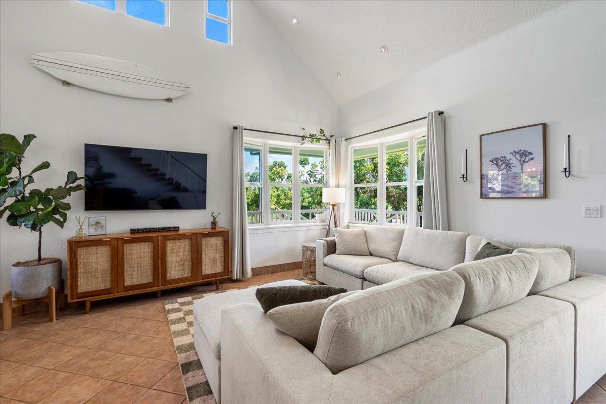 44  Kaupakalua Rd , Haiku home - photo 10 of 48