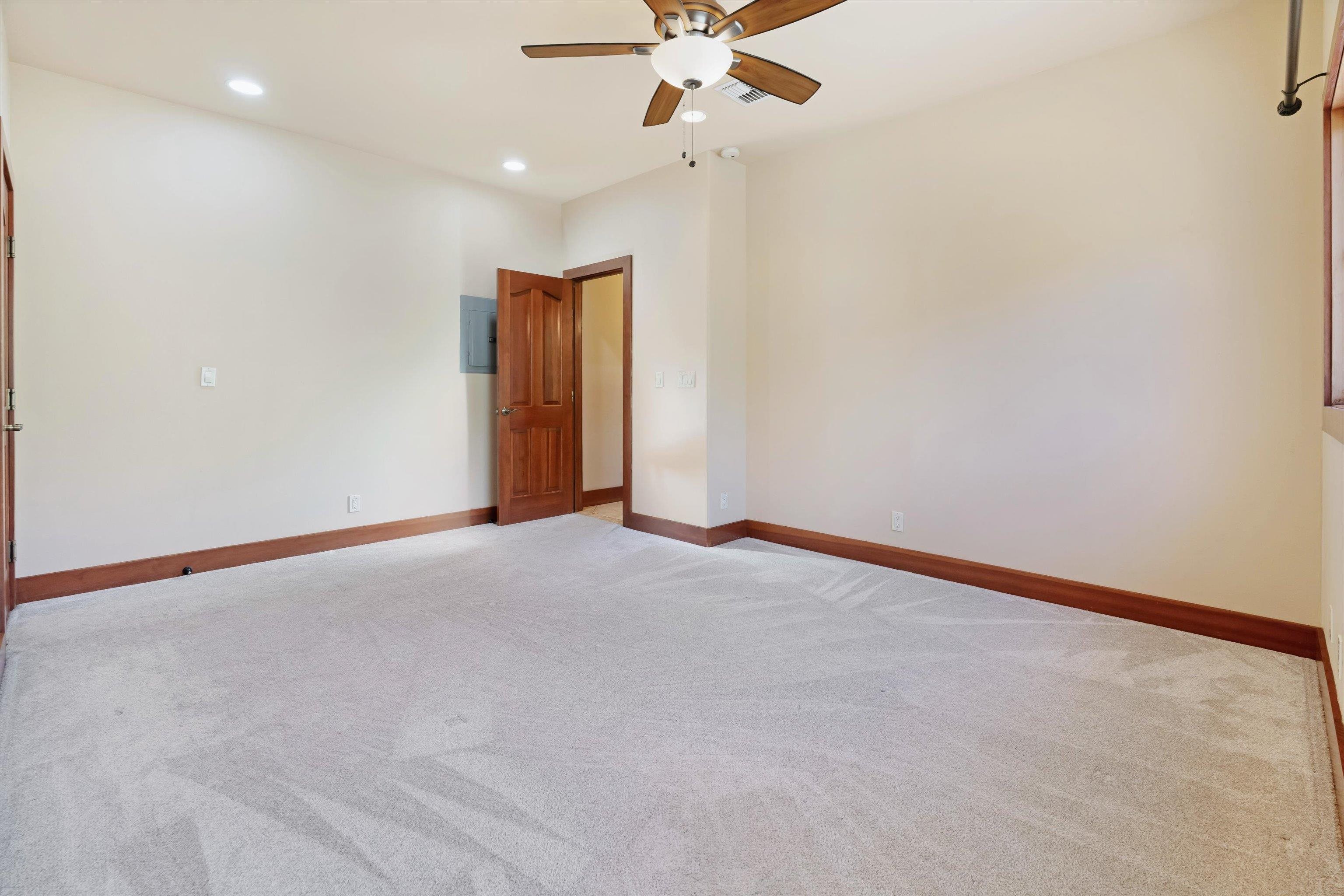 44  Lau Niu Way Launiupoko, Lahaina home - photo 15 of 30