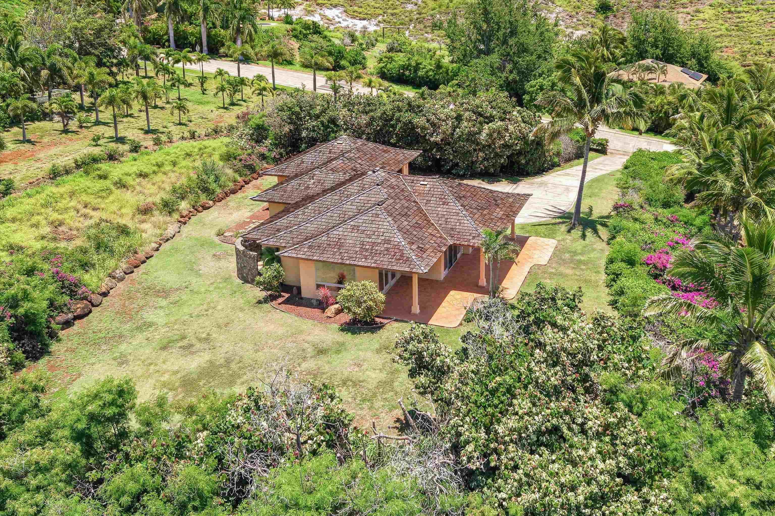 44  Lau Niu Way Launiupoko, Lahaina home - photo 21 of 30