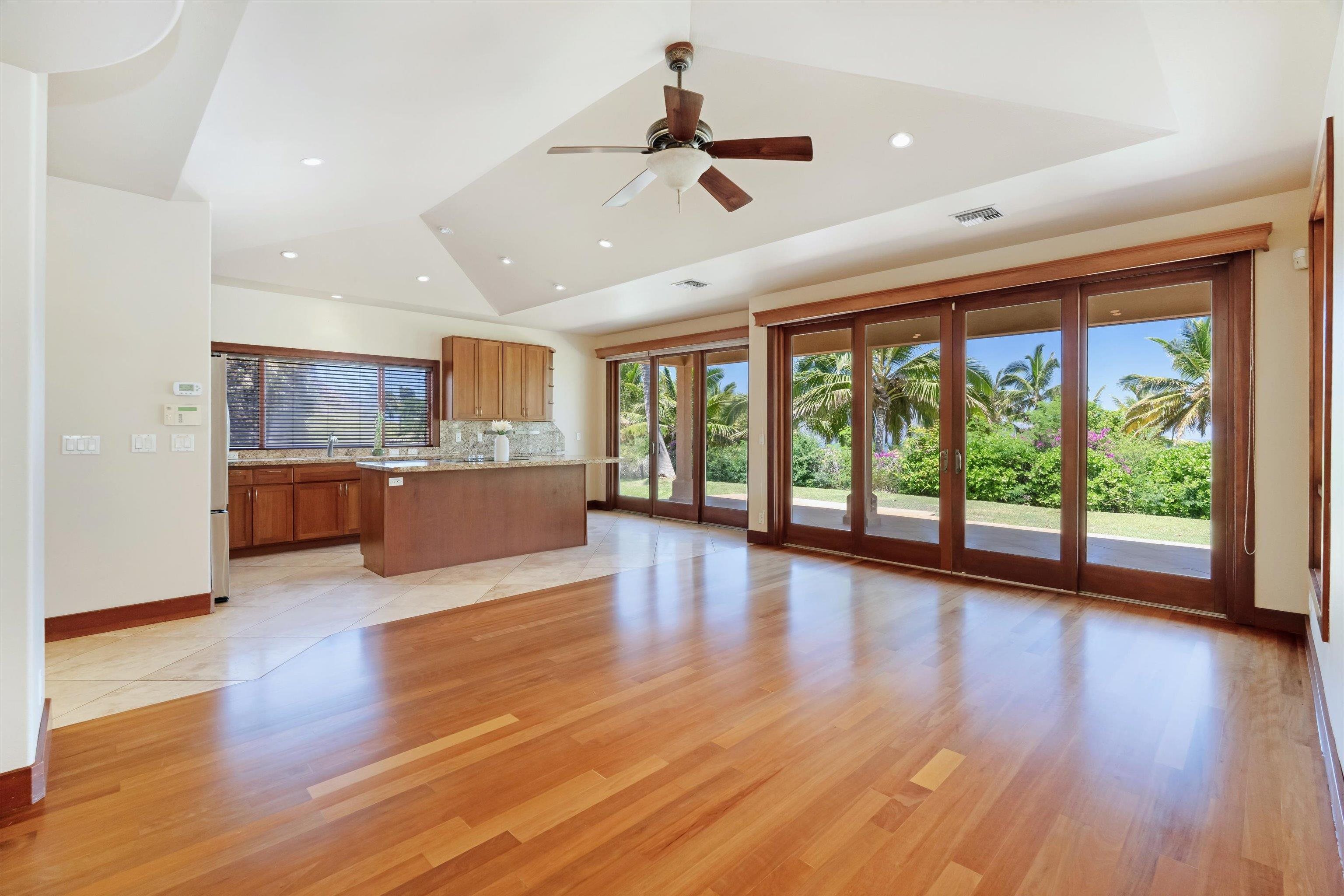 44  Lau Niu Way Launiupoko, Lahaina home - photo 4 of 30