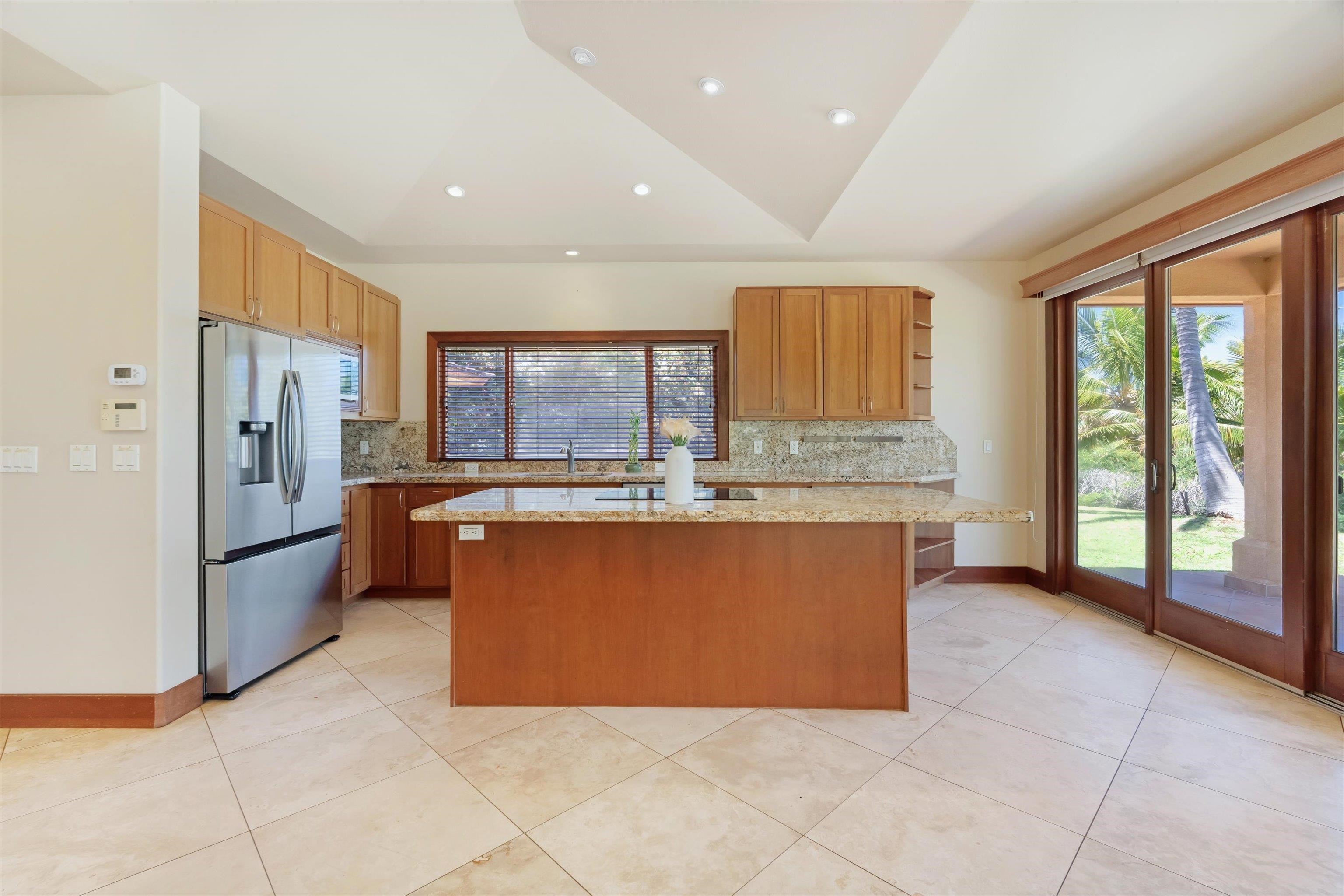 44  Lau Niu Way Launiupoko, Lahaina home - photo 5 of 30