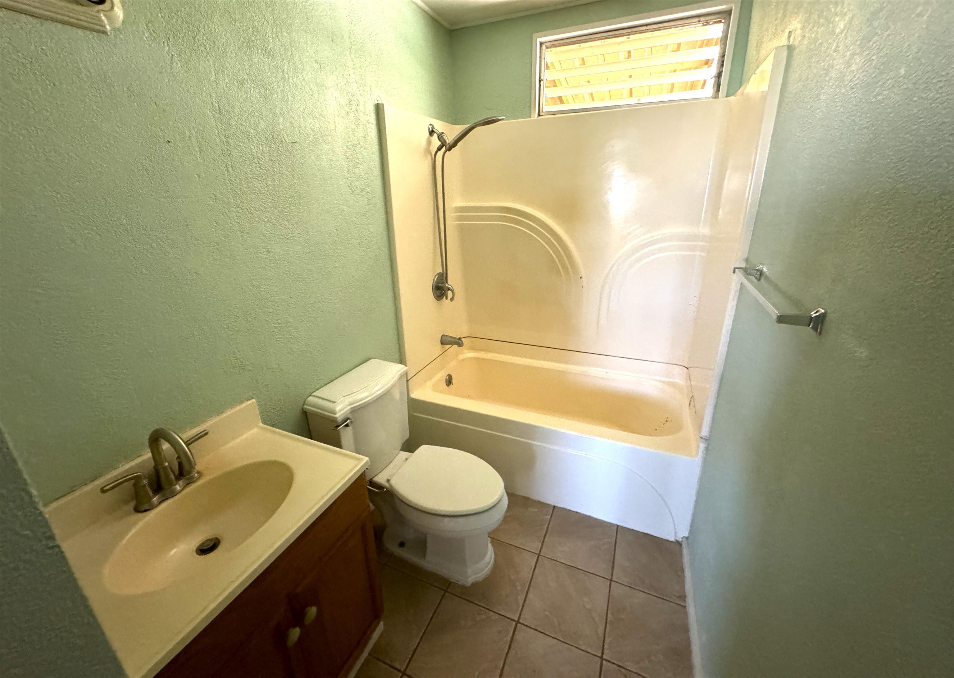 44  Moai Loop , Molokai home - photo 8 of 10