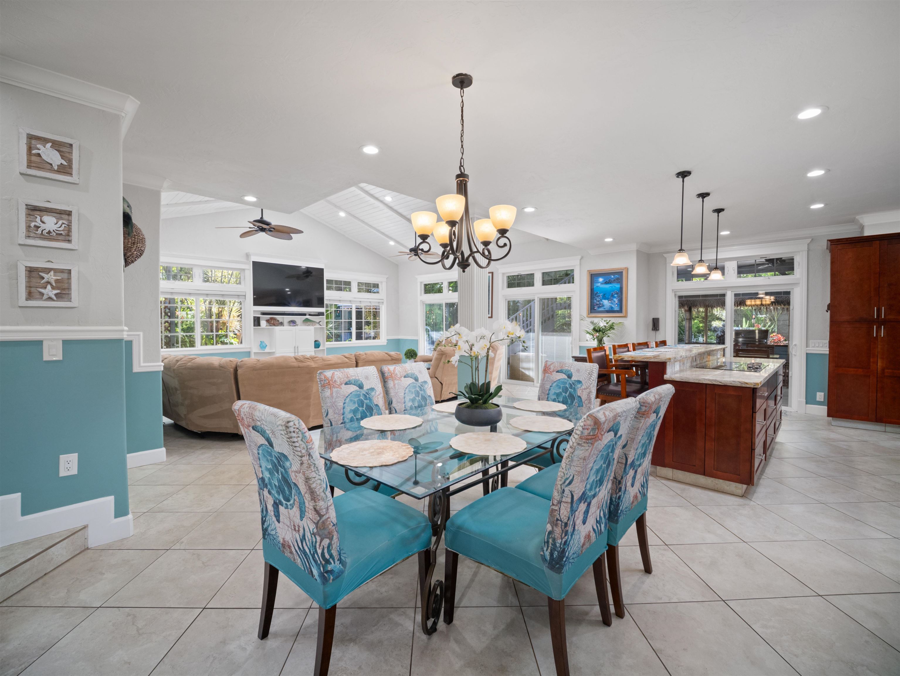 440  Mikioi Pl , Maui Meadows home - photo 7 of 50