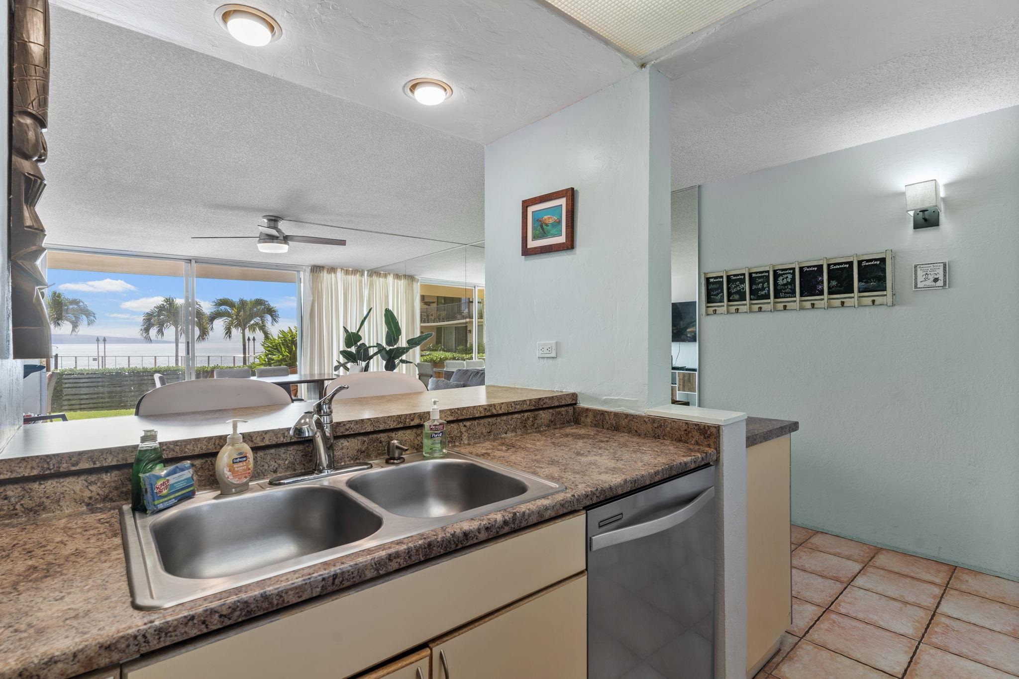 Hololani condo # A101, Lahaina, Hawaii - photo 6 of 37