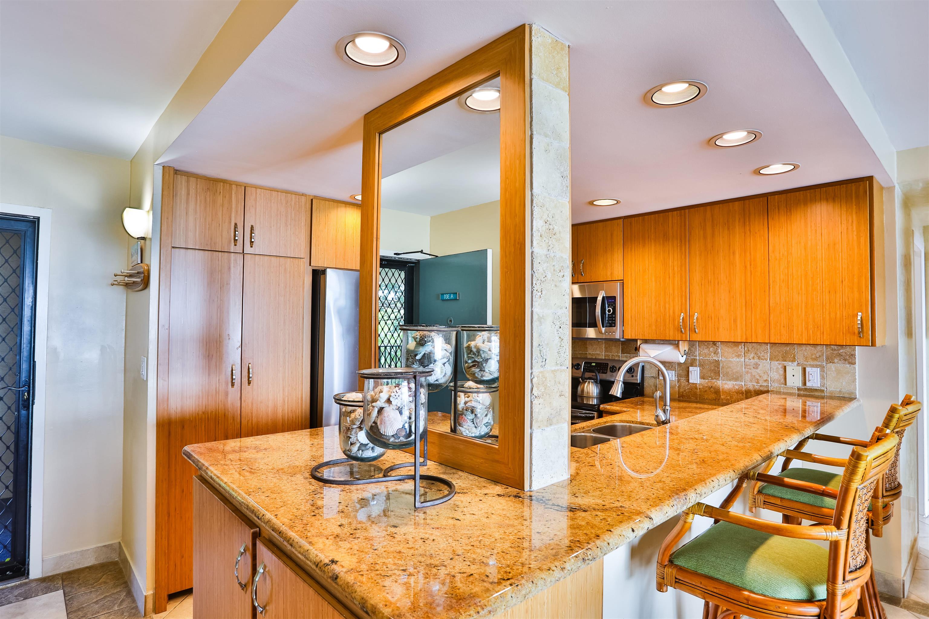 Hololani condo # A-301, Lahaina, Hawaii - photo 10 of 34