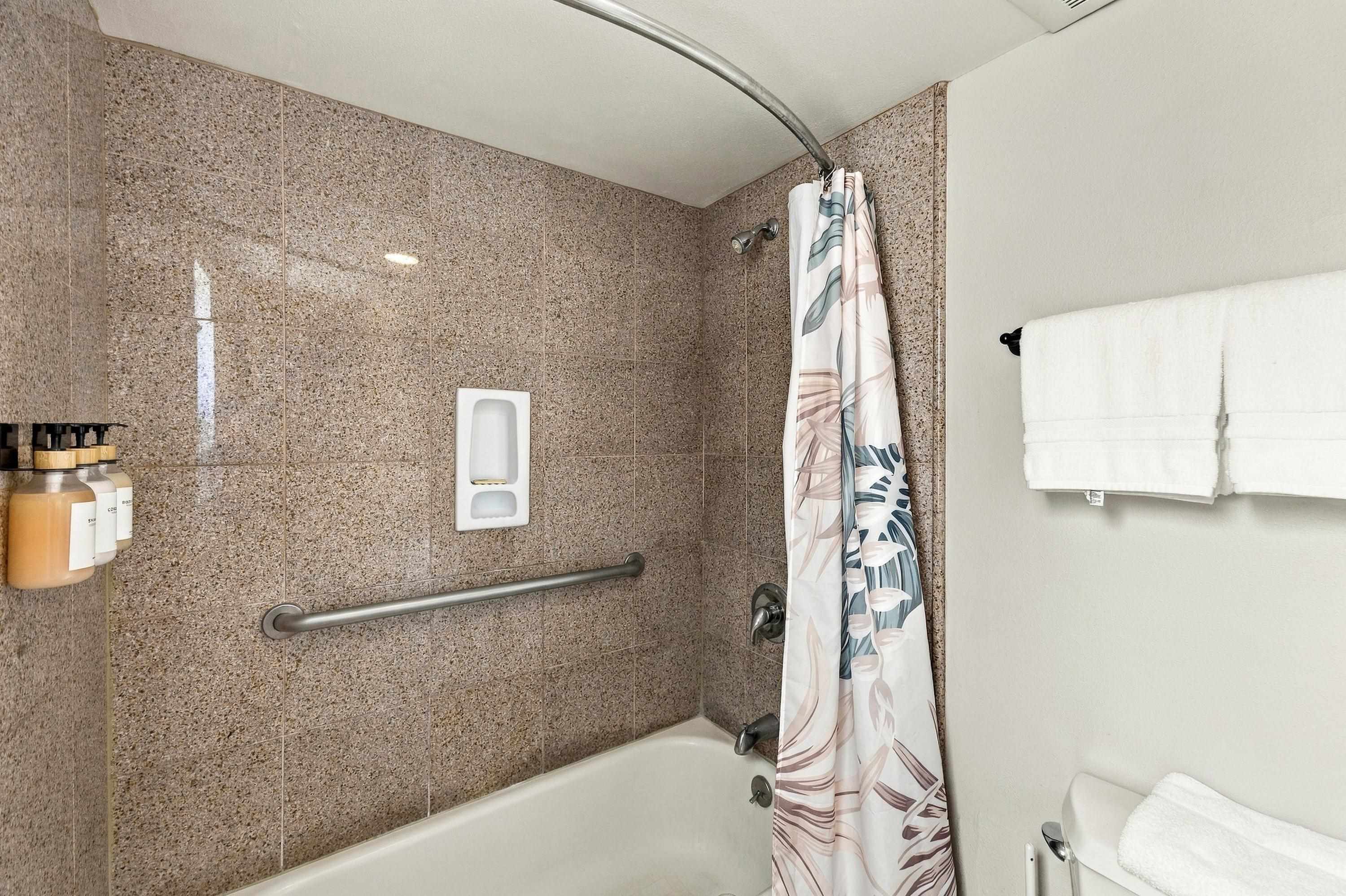 Hololani condo # B201, Lahaina, Hawaii - photo 14 of 31