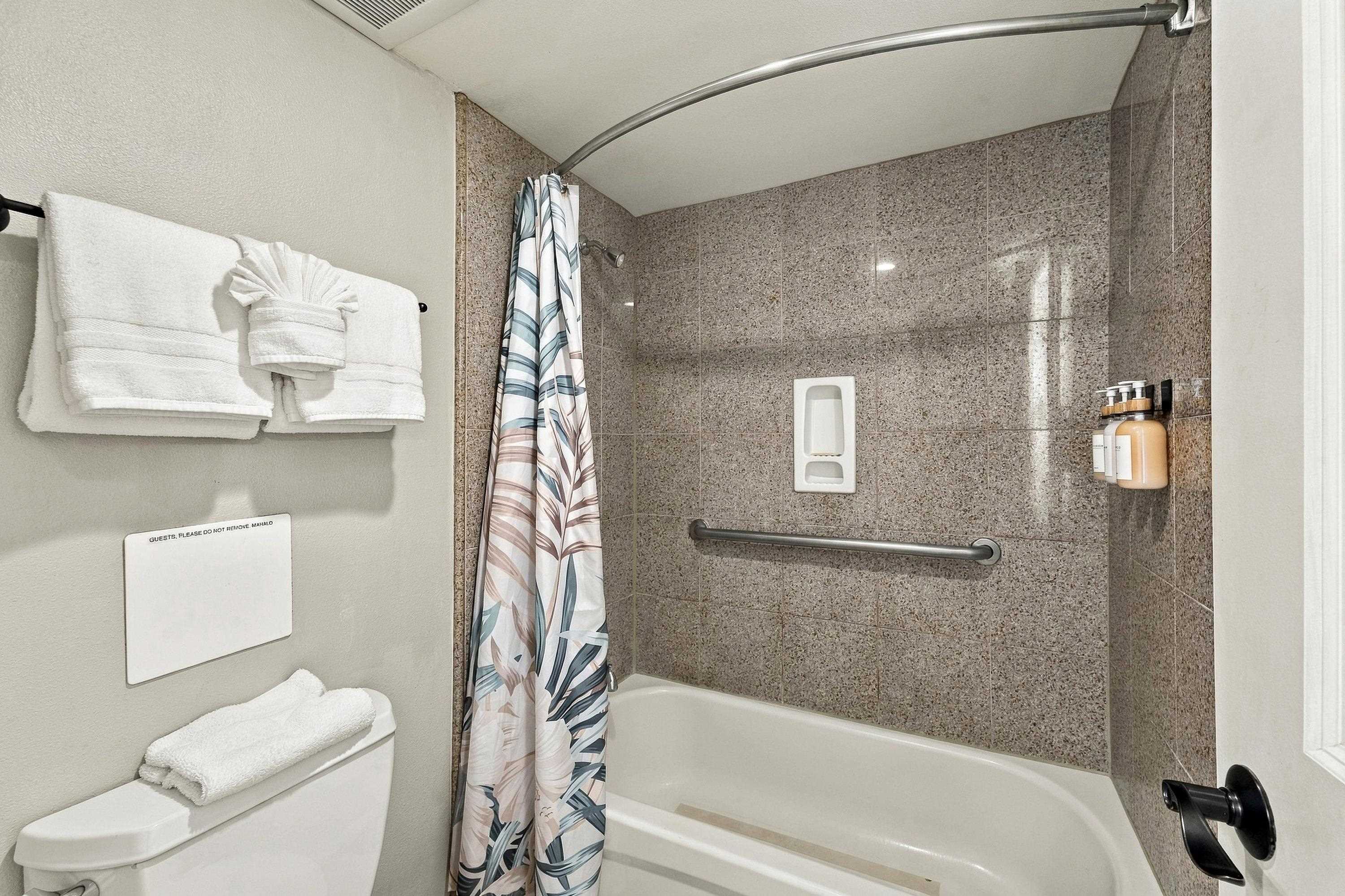 Hololani condo # B201, Lahaina, Hawaii - photo 19 of 31