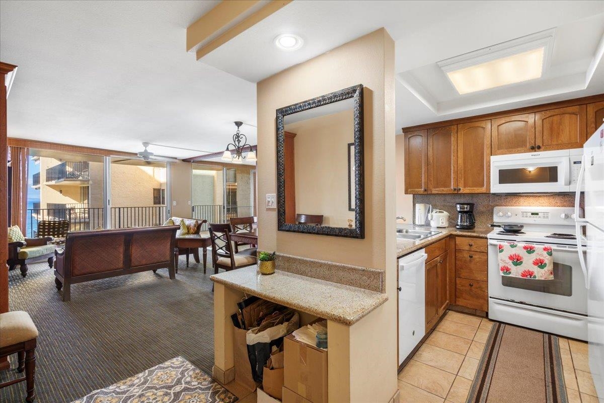 Hololani condo # B-401, Lahaina, Hawaii - photo 11 of 42