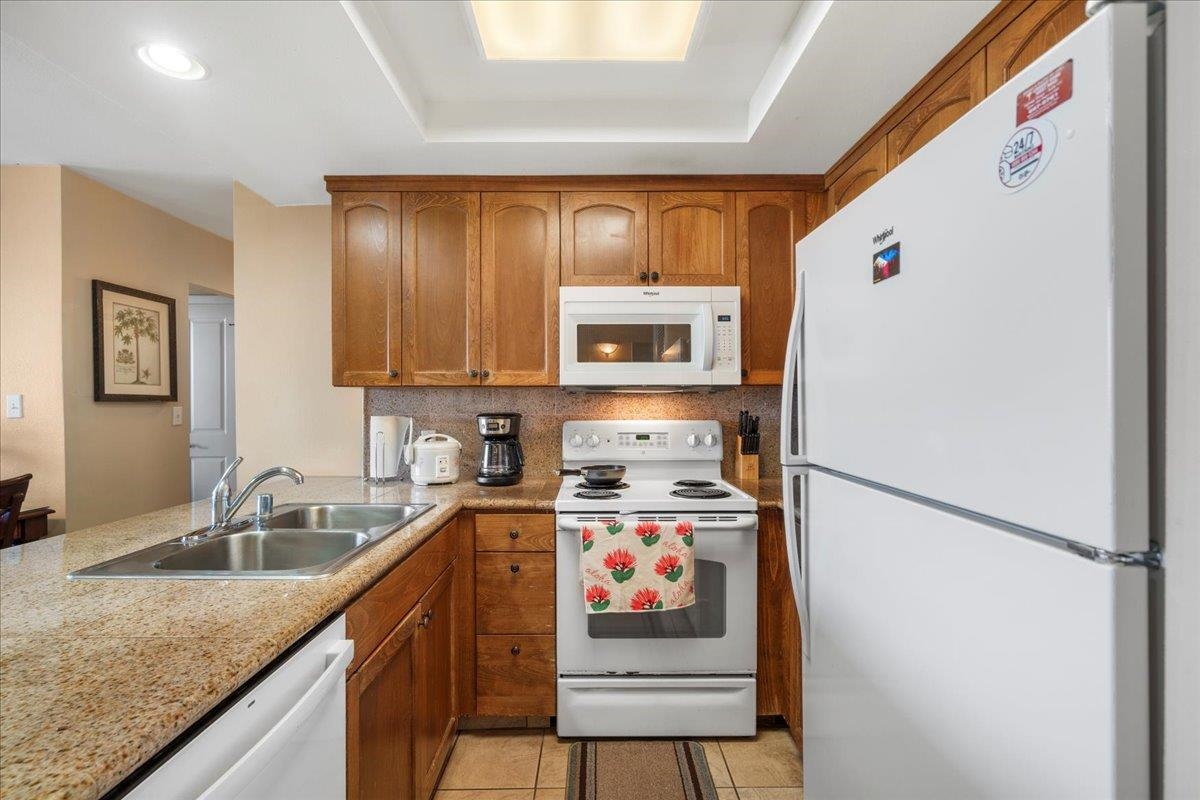 Hololani condo # B-401, Lahaina, Hawaii - photo 12 of 42