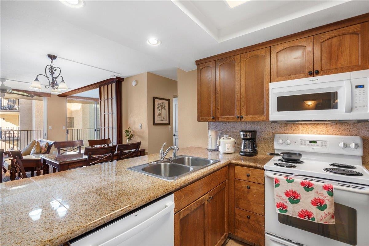 Hololani condo # B-401, Lahaina, Hawaii - photo 13 of 42