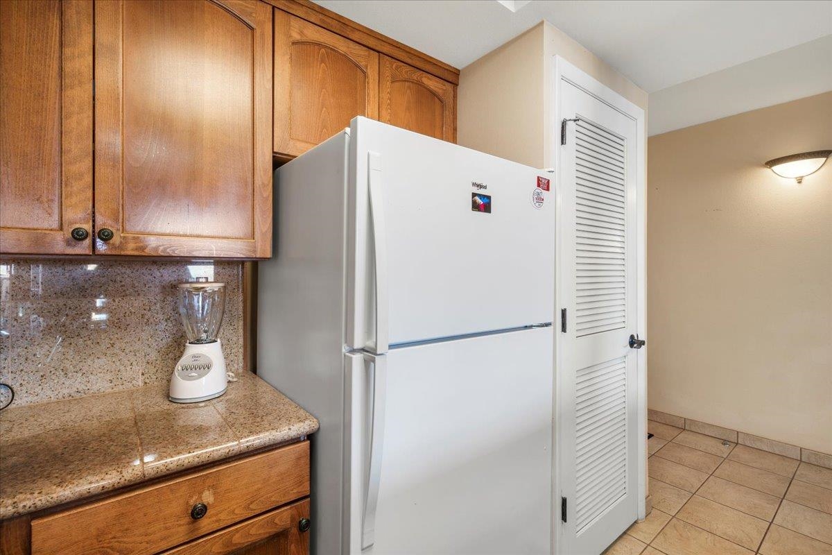 Hololani condo # B-401, Lahaina, Hawaii - photo 14 of 42