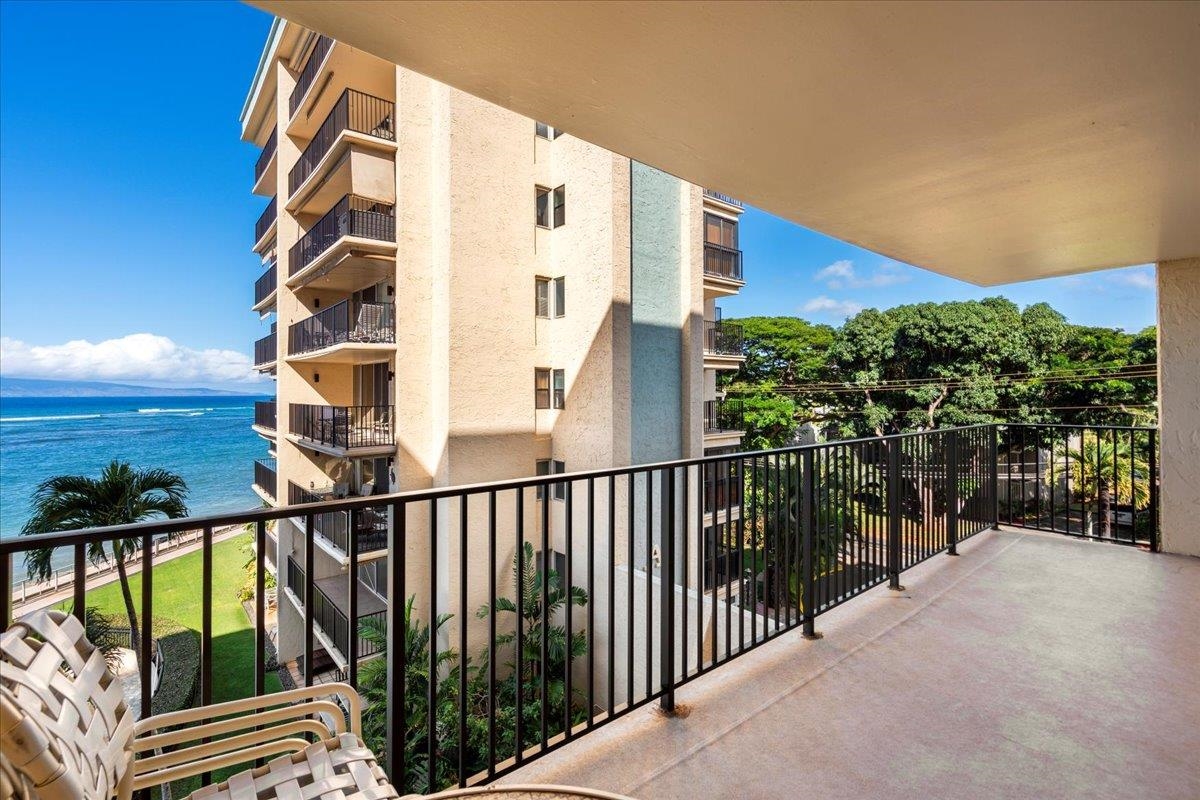 Hololani condo # B-401, Lahaina, Hawaii - photo 17 of 42