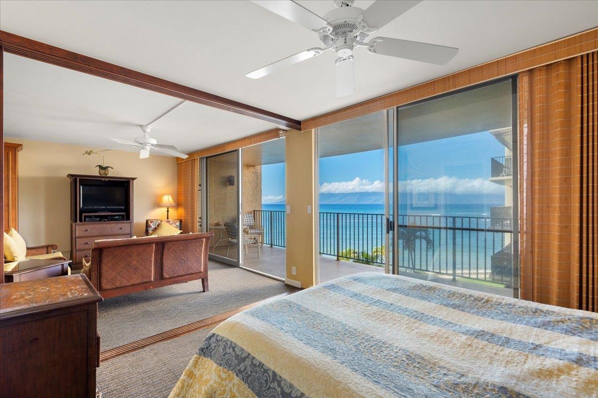 Hololani condo # B-401, Lahaina, Hawaii - photo 3 of 42