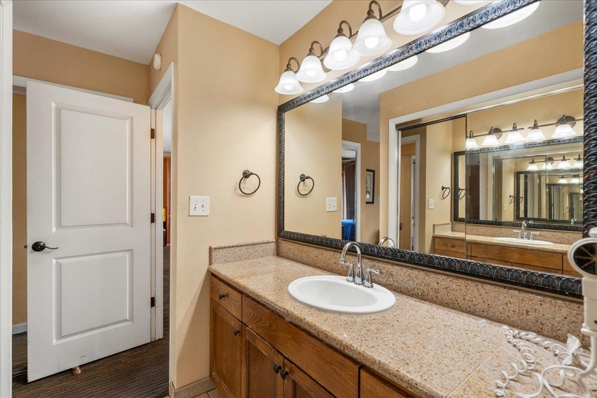 Hololani condo # B-401, Lahaina, Hawaii - photo 22 of 42