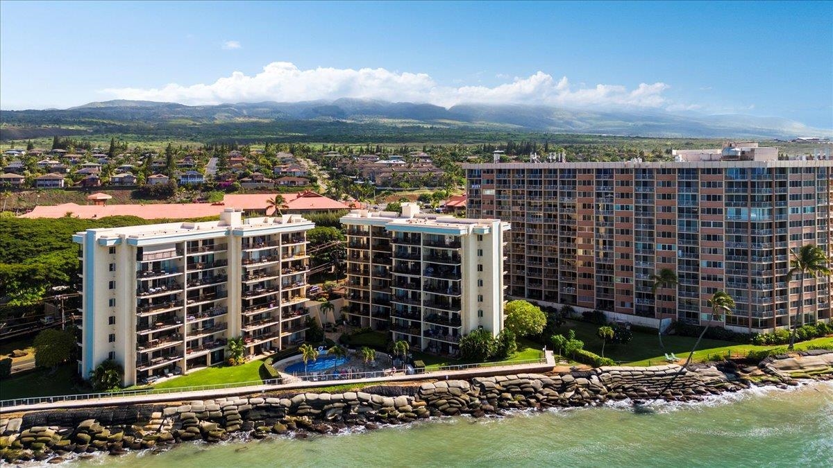 Hololani condo # B-401, Lahaina, Hawaii - photo 32 of 42