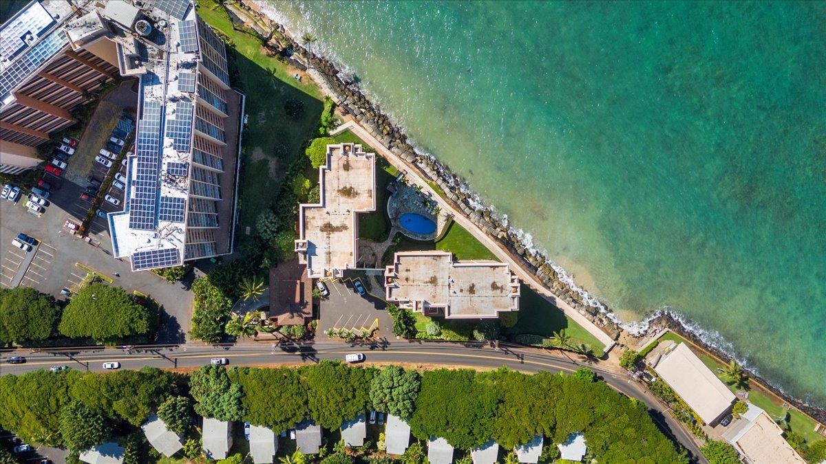 Hololani condo # B-401, Lahaina, Hawaii - photo 33 of 42