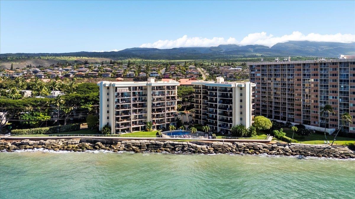 Hololani condo # B-401, Lahaina, Hawaii - photo 37 of 42